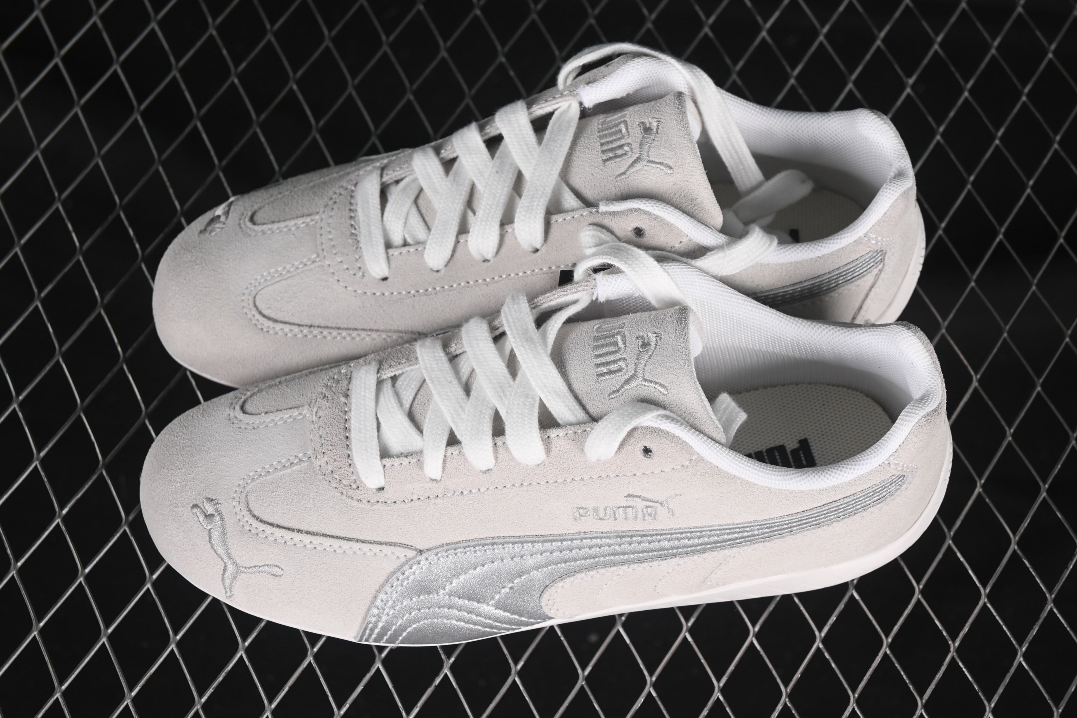 💰240纯原
The Open Product x Puma Speedcat 极速赛车系列彪马低帮生活休闲鞋 397397-01
尺码：35.5 36 37 37.5 38 38.5 39 40 40.5 41 42 42.5 43 44 44.5 45 C.D4