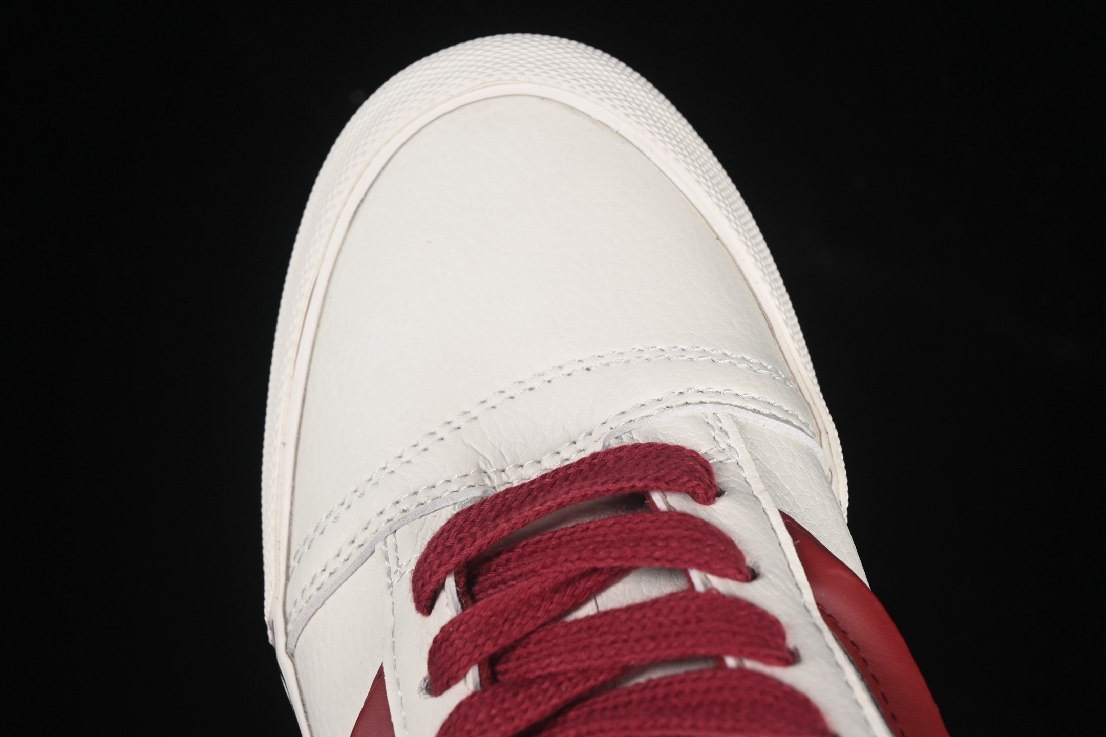 💰140纯原
Vans Knu Skool 万斯低帮复古休闲胖胖面包鞋 VN0009QCBLE
#工艺：硫化1:1（重量1:1、真标、原钢印、材质标、鞋型标、合格证）
尺码：35 36 36.5 37 38 38.5 39 40 40.5 41 42 42.5 43 44 M.C3