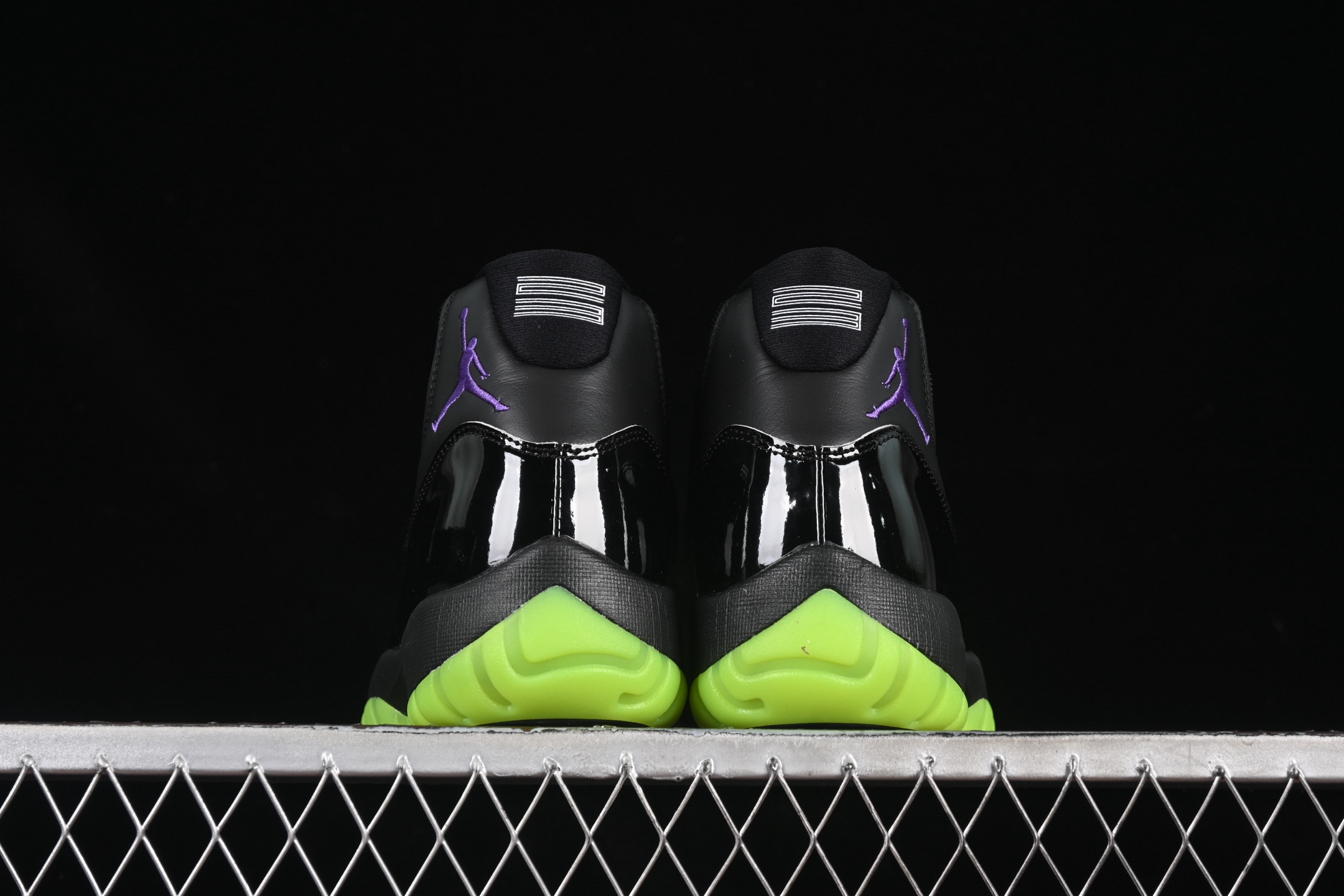  Air Jordan 11 Retro AJ11 乔11黑牛油果绿 CT8012-003
尺码：40