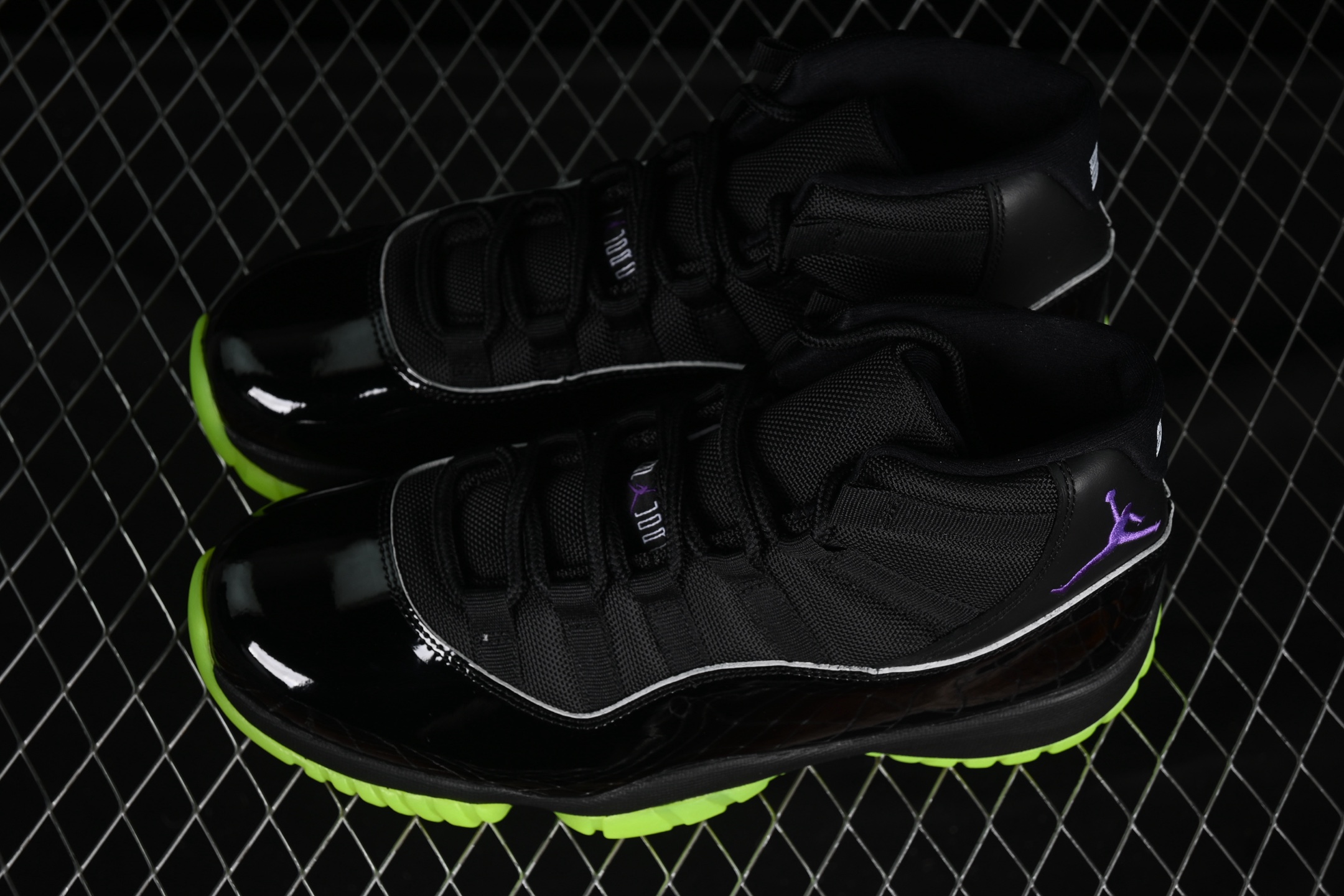 Air Jordan 11 Retro AJ11 乔11黑牛油果绿 CT8012-003
尺码：40