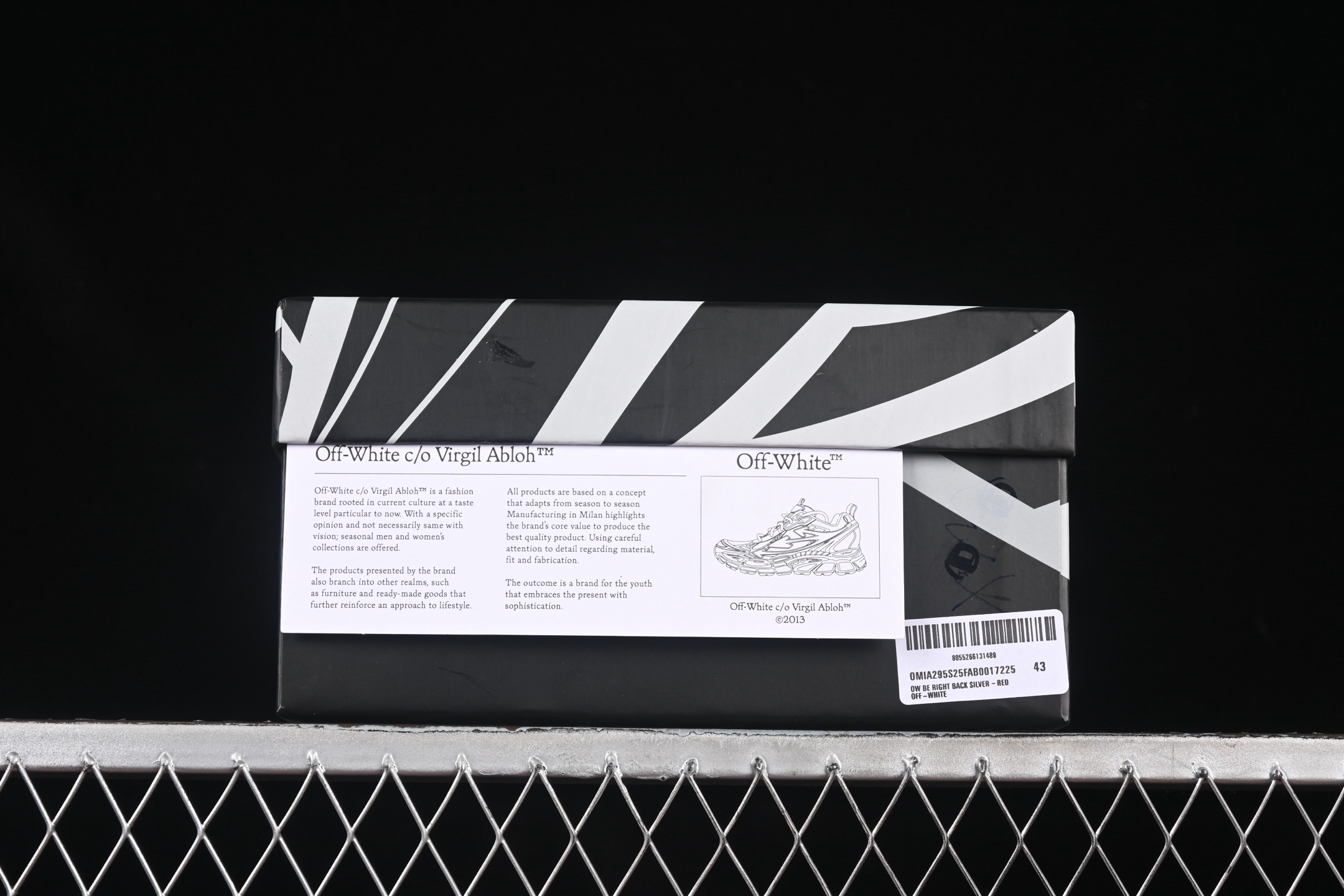  Off-White Be Right 灰橘色低帮生活休闲鞋
#鞋款的外观设计走在时尚前沿，其独特的风
