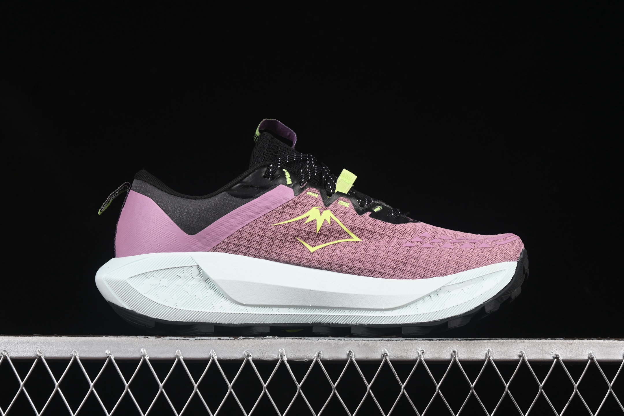 💰240纯原
 Asics Gel-Trabuco 13 亚瑟士复古透气休闲鞋缓震男子耐磨跑步鞋 1012B768-500
#鞋面采用无缝线鞋面，贴合脚型，穿着舒适；中底360°环绕式GL，提供良好的缓冲性能；
尺码：36 37 37.5 38 39 39.5 40 40.5 41.5 42 42.5 43.5 44 45 AJD4
