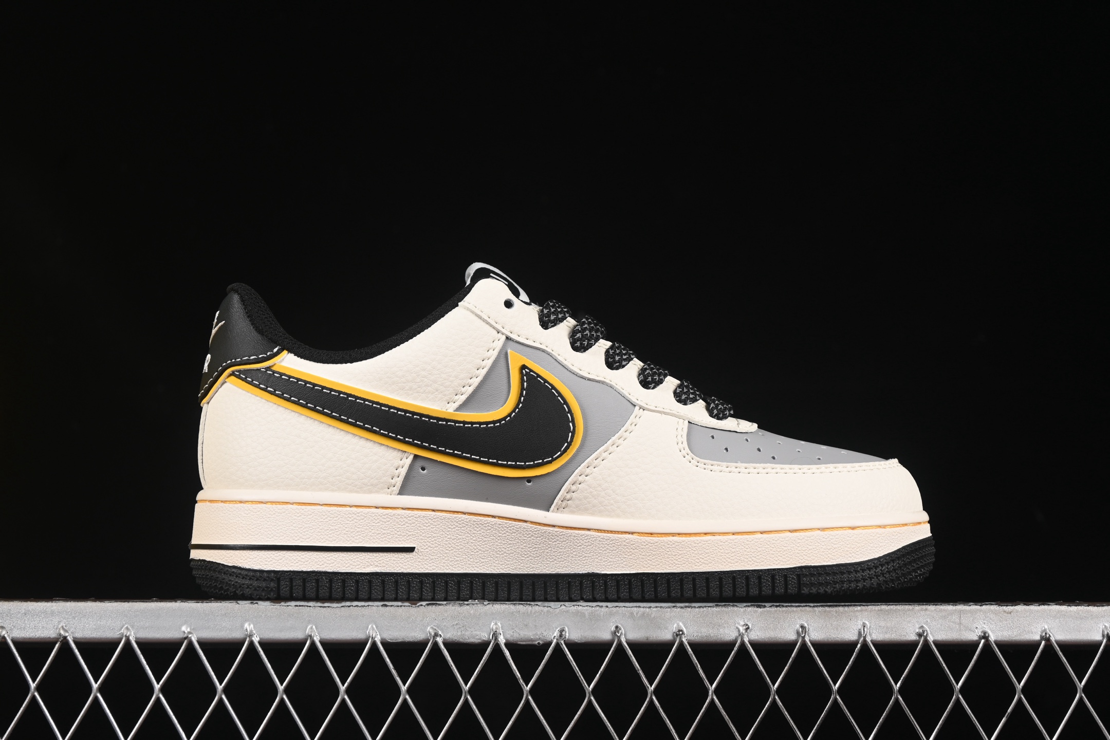 💰300纯原
Nike Air Force 1'07 Low 小米联名 Su7-Ultra 空军一号低帮休闲板鞋 XX3168-165
#原楦头原纸板 原装鞋盒 定制五金配件 内置全掌气垫 原厂鞋底
尺码:36 36.5 37.5 38 38.5 39 40 40.5 41 42 42.5 43 44 44.5 45 9.D4