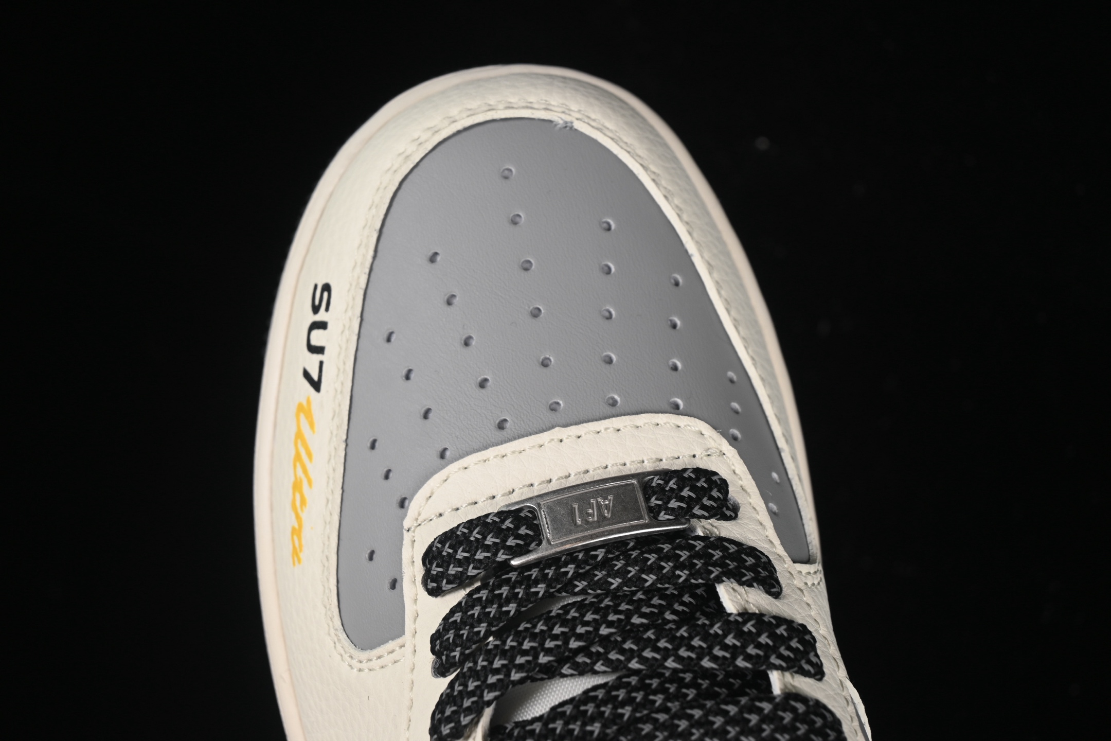 💰300纯原
Nike Air Force 1'07 Low 小米联名 Su7-Ultra 空军一号低帮休闲板鞋 XX3168-165
#原楦头原纸板 原装鞋盒 定制五金配件 内置全掌气垫 原厂鞋底
尺码:36 36.5 37.5 38 38.5 39 40 40.5 41 42 42.5 43 44 44.5 45 9.D4