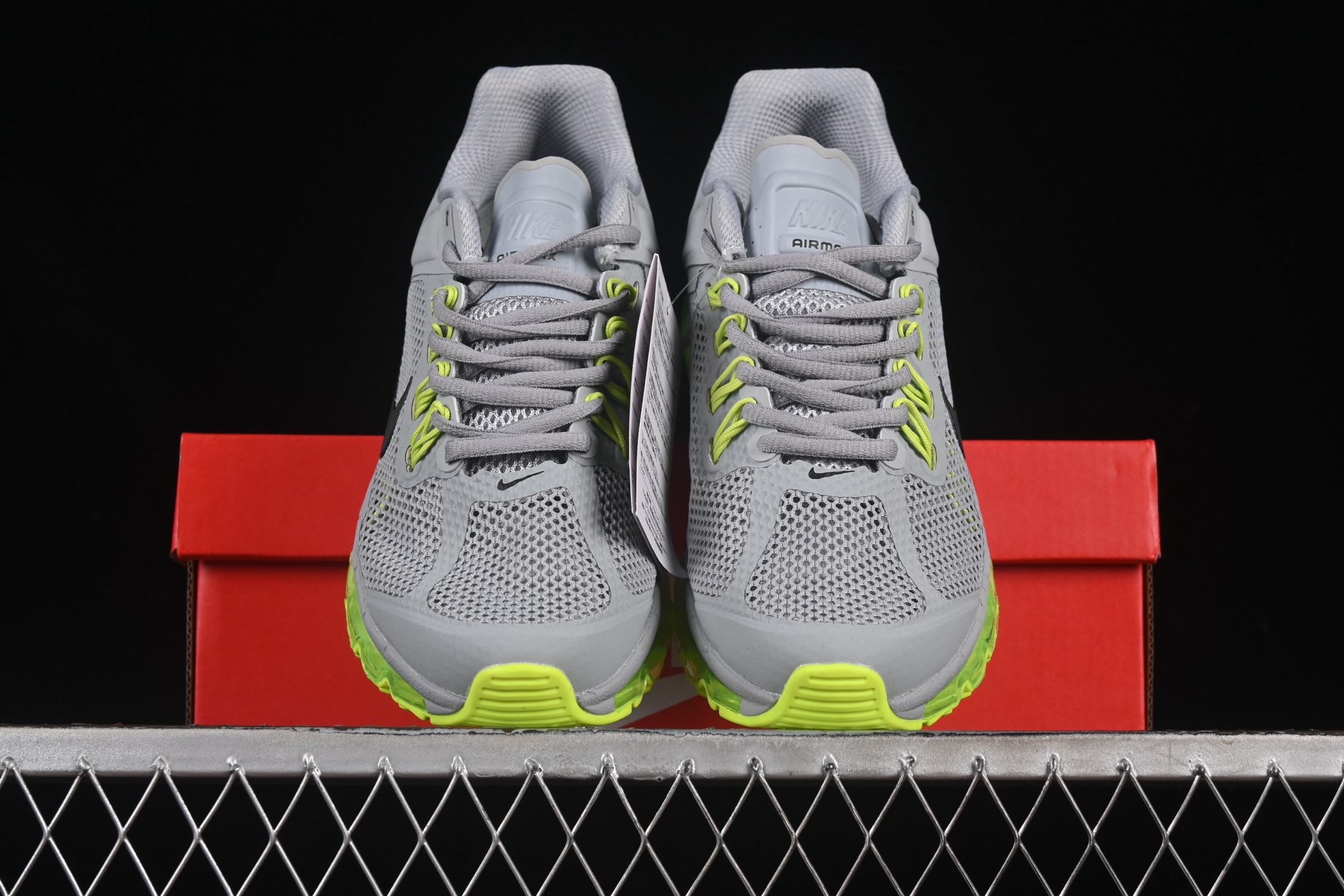 💰260纯原
 Nike Air Max 2013 耐克复古透气网布气垫跑鞋 HF3660-003
#搭配全掌式 Max Air 气垫，为步伐注入充沛活力。半透明中底和外底，为整体造型画龙点睛，打造舒心时尚。
尺码：36 36.5 37.5 38 38.5 39 40 40.5 41 42 42.5 43 44 44.5 45 46 47.5 X.D4