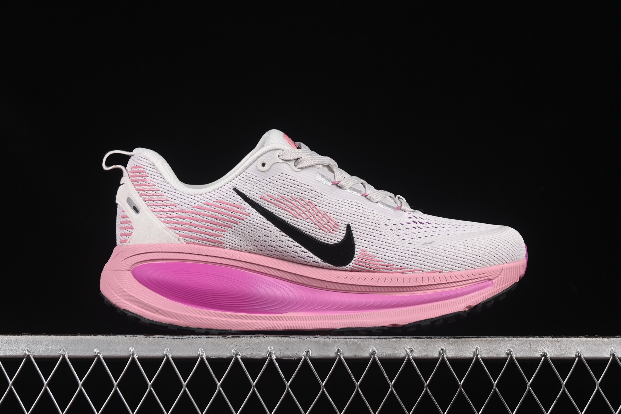 💰220纯原
Nike Air Zoom Vomero 18 登月18 2025新款缓震休闲跑鞋 HM6804-105
#内置全新缓震Zoom气垫
尺码:36 36.5 37.5 38 38.5 39 40 40.5 41 42 42.5 43 44 44.5 45 46 N.D4