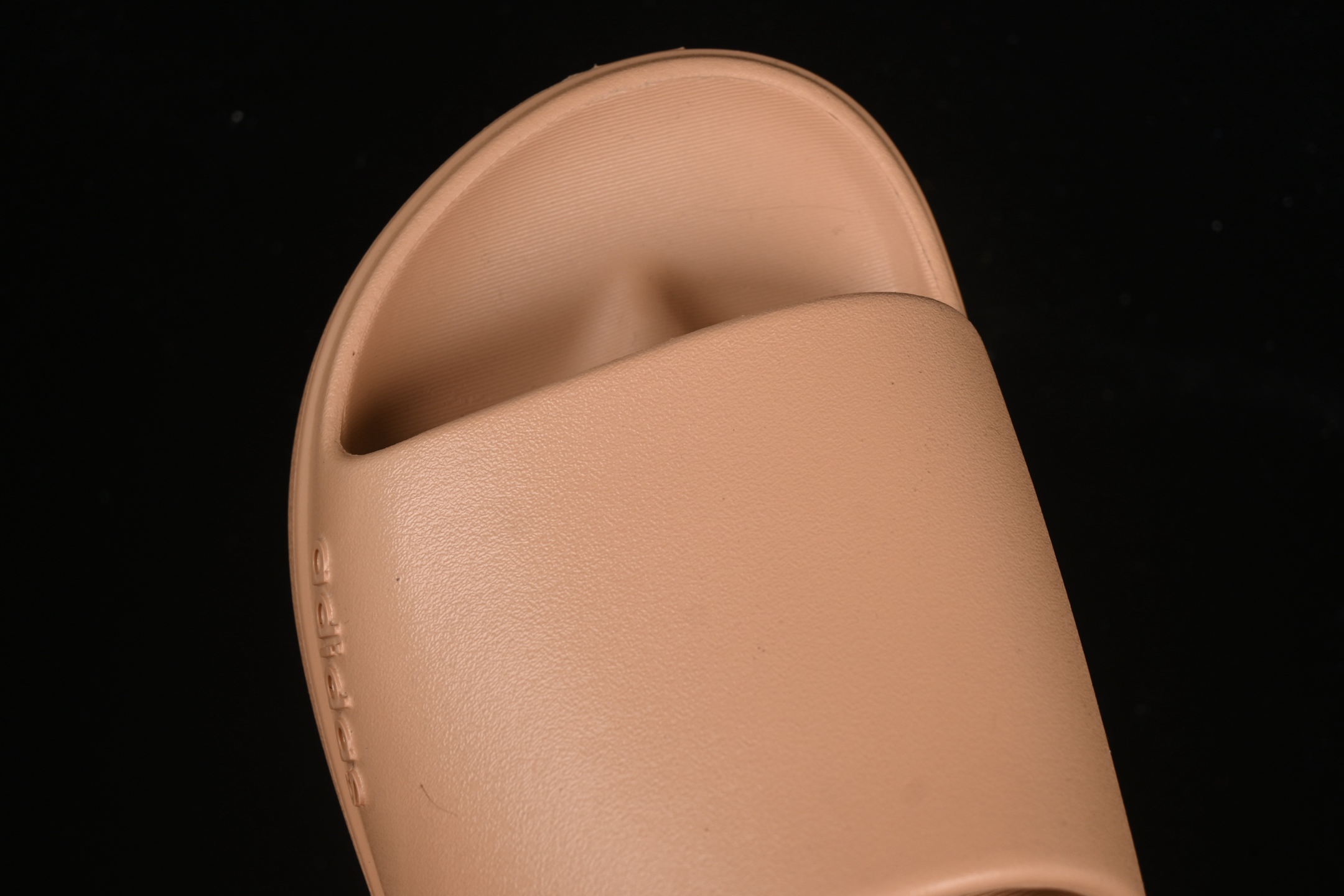💰100公司级💰130纯原
Adidas Znsory Sandal JP9579 阿迪夏季防滑耐磨休闲澡堂拖
尺码：36.5 38 39 40 41 42 43 44 B.C3