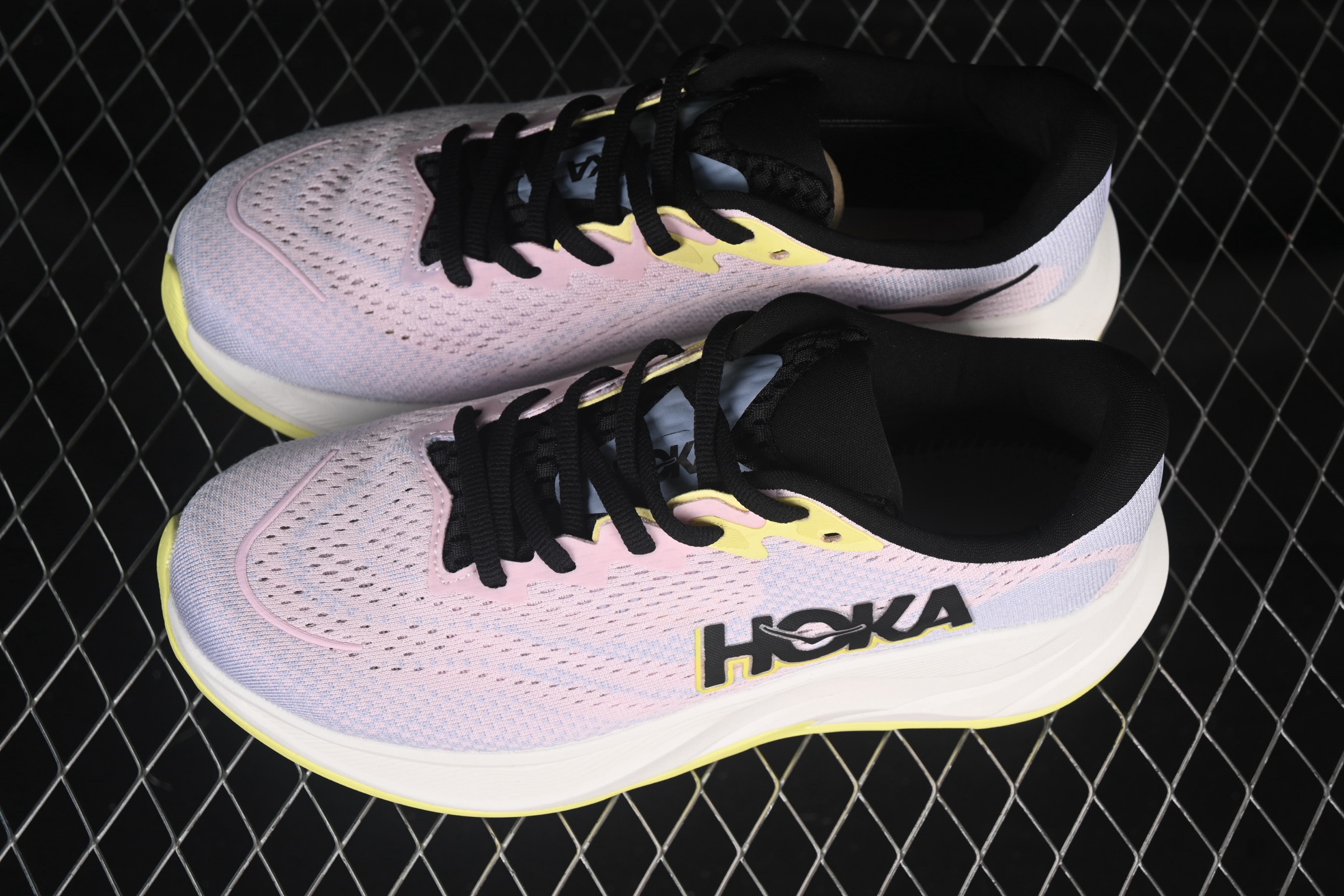 💰240纯原
HOKA ONE ONE Rincon 4 鸿卡4代网织轻量休闲运动慢跑鞋 1155131 CTNS
#原楦原纸版开发版型 采用透气针织工程材料鞋面材质 轻量化材料高弹力泡棉升级中底 内嵌欧索莱Ortholit混合(再生)鞋垫
尺码:36 36.5 37.5 38 39 40 40.5 41 42 42.5 43 44 44.5 45 46 99D4