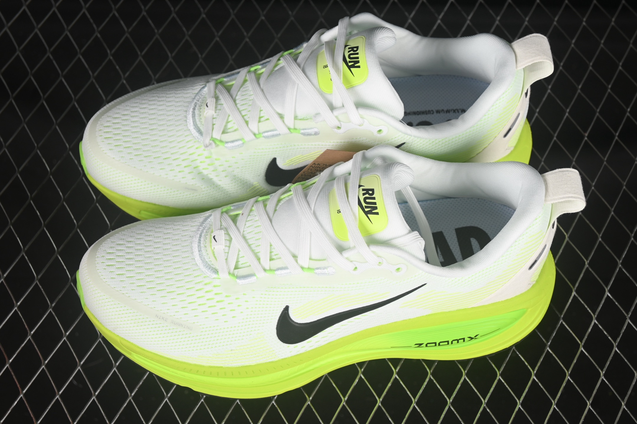 💰240纯原
Nike Air Zoom Vomero 18 登月18 2025新款缓震休闲跑鞋 HM6804-102
#内置全新缓震Zoom气垫
尺码:36 36.5 37.5 38 38.5 39 40 40.5 41 42 42.5 43 44 44.5 45 K.D4