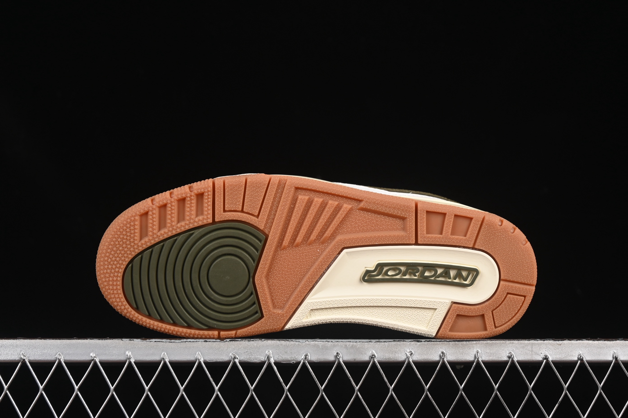 💰200真标💰240公司级💰280纯原
Air Jordan Legacy 312 Low AJ312 乔312 魔术贴三合一板鞋 IB8856-121
尺码:36 36.5 37.5 38 38.5 39 40 40.5 41 42 42.5 43 44 44.5 45 46 47.5 G.C3