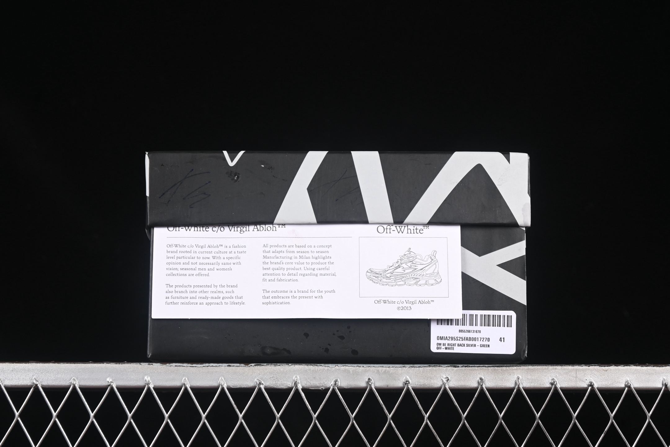  Off-White Be Right 白绿色低帮生活休闲鞋
#鞋款的外观设计走在时尚前沿，其独特的风