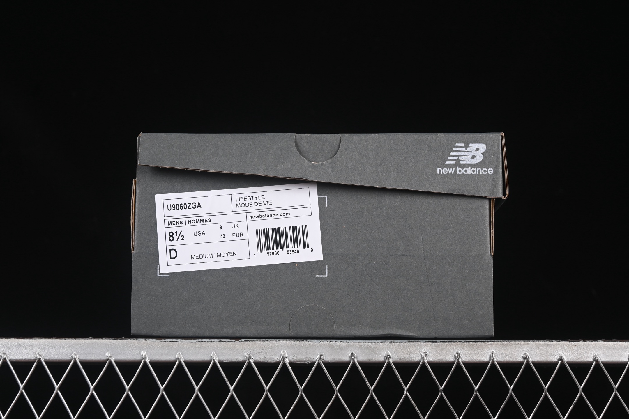 💰280纯原 Joe Freshgoods x New Balance NB9060 联名款 复古休闲运动慢跑鞋 U9060ZGA
#鞋款灵感源自设计师本人对夏日的怀日回忆。鞋面大身由空间双格及磨砂鞋面拼接而生,配以柔和、温暖的粉橘色调,夏日氛围拉满
#采用大面积网眼以及麂皮材质覆盖鞋身,还原经典气质。搭载ABZORB避震科技,由泡沫聚酯制成,上脚可以有效减少由鞋底反弹对身体及双腿的冲击力
尺码:36 37 37.5 38 38.5 39 40 40.5 41 42 42.5 43 44 44.5 45 46.5 3.D4