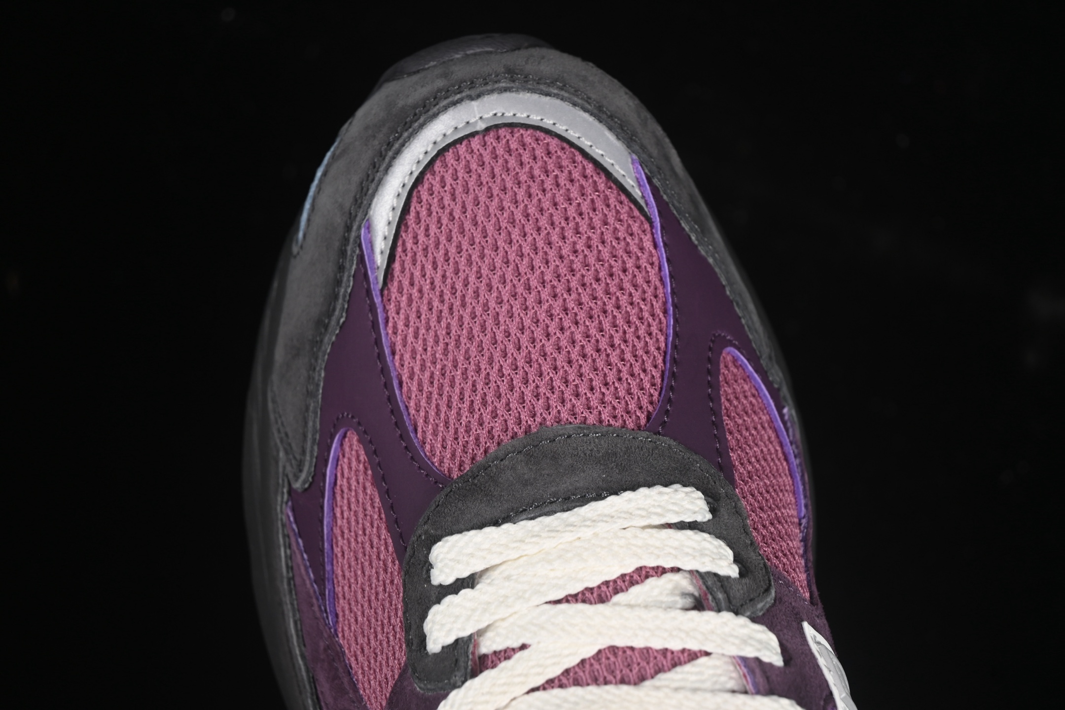 💰260纯原
New Balance 2010系列 复古休闲跑步鞋 M2010ANB
#鞋面的柔软麂皮搭配尼龙网布,特别透气而且还复古感,不管是搭配牛仔裤还工装裤都是百搭!
尺码:36 37 37.5 38 38.5 39 40 40.5 41 42 42.5 43 44 44.5 45 46.5 3.D4