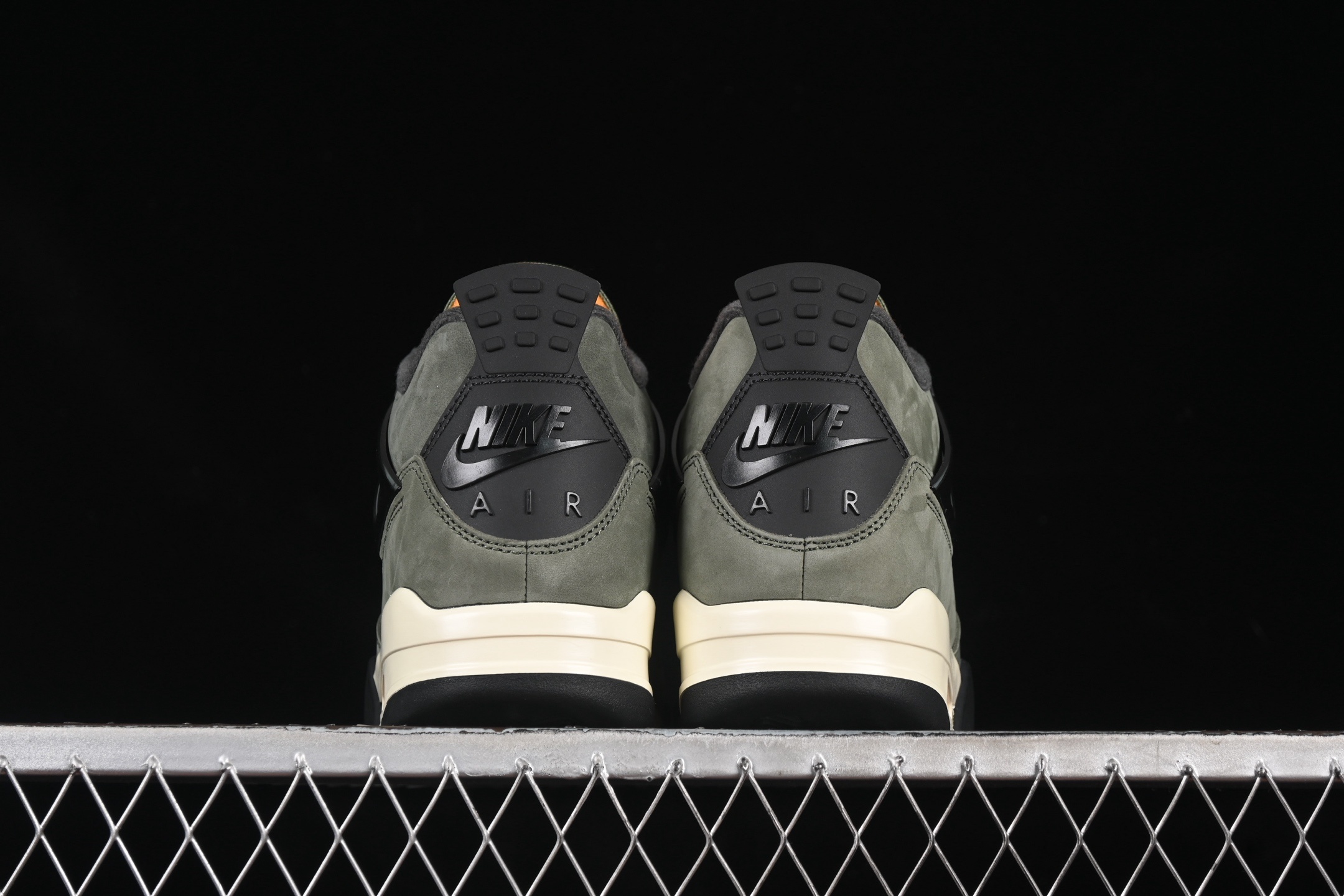 外贸版 Undefeated x Air Jordan 4 OG AJ4 乔4橄榄绿麂皮 IB1519