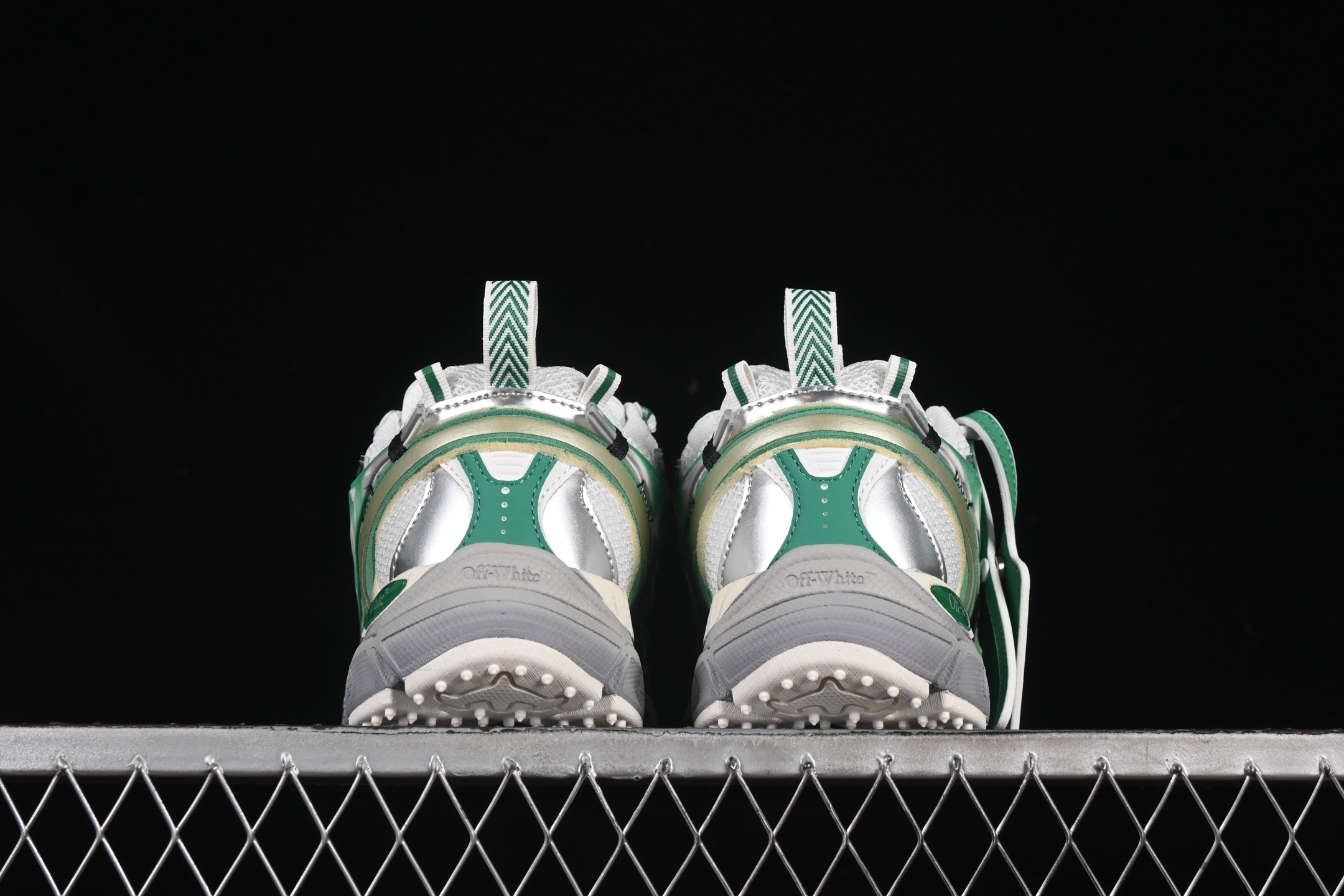 💰400纯原
Off-White Be Right 扎染绿 低帮生活休闲鞋
#鞋款的外观设计走在时尚前沿，其独特的风格款式构成了品牌身份重要的一部分。
尺码：36 37 38 39 40 41 42 43 44 45 46 47 X.E5