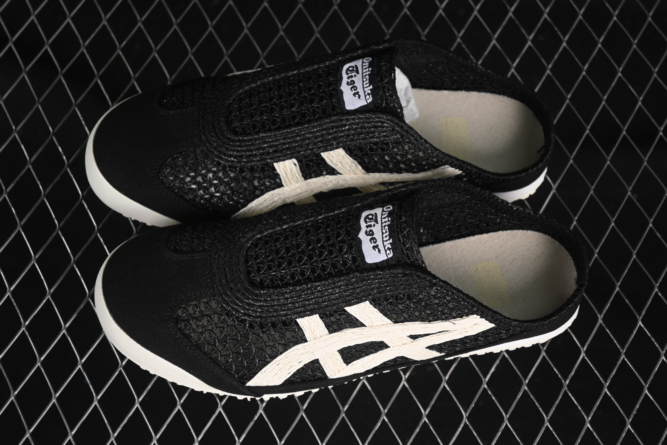 💰180纯原
OnitsukaTiger/鬼塚虎 Mexico 66 Sabot 网面透气一脚蹬半拖 1183C123-001
尺码:35 36 37 37.5 38 39 39.5 40.5 41.5 42 42.5 43.5 44 45 CSC3