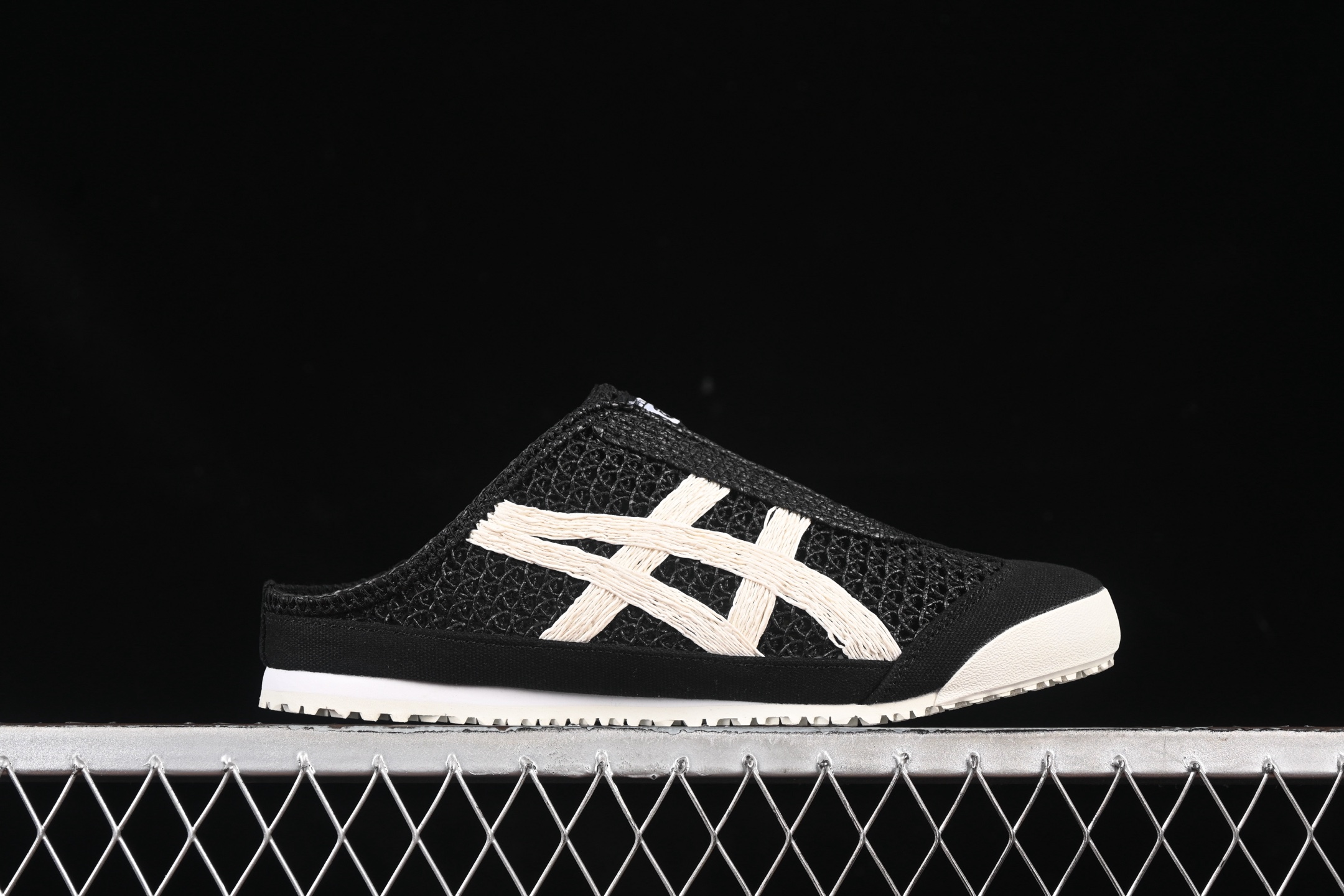💰180纯原
OnitsukaTiger/鬼塚虎 Mexico 66 Sabot 网面透气一脚蹬半拖 1183C123-001
尺码:35 36 37 37.5 38 39 39.5 40.5 41.5 42 42.5 43.5 44 45 CSC3