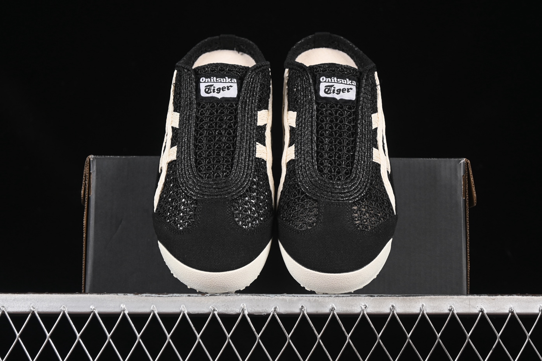 💰180纯原
OnitsukaTiger/鬼塚虎 Mexico 66 Sabot 网面透气一脚蹬半拖 1183C123-001
尺码:35 36 37 37.5 38 39 39.5 40.5 41.5 42 42.5 43.5 44 45 CSC3