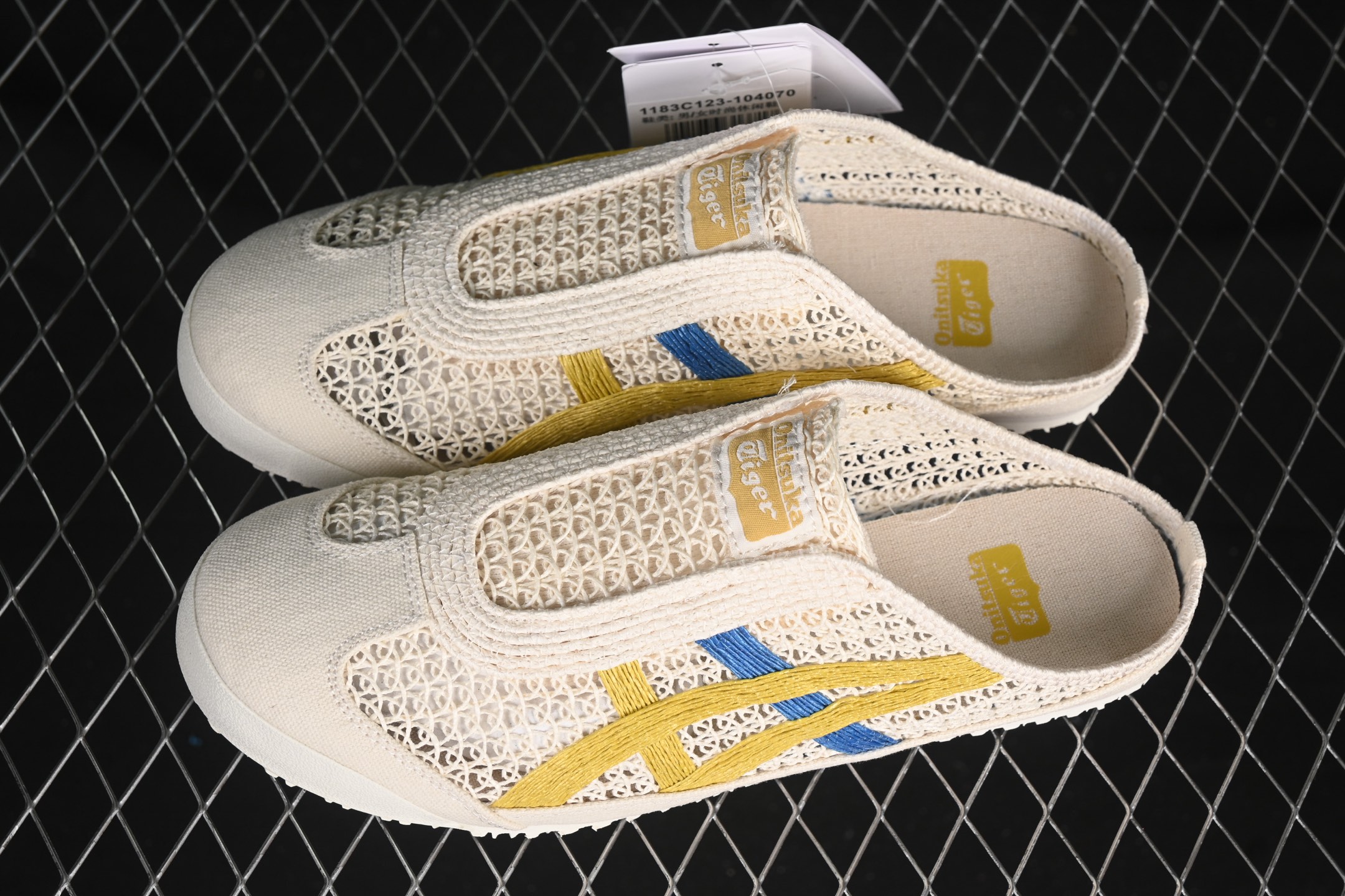 💰180纯原
OnitsukaTiger/鬼塚虎 Mexico 66 Sabot 网面透气一脚蹬半拖 1183C123-104
尺码:35 36 37 37.5 38 39 39.5 40.5 41.5 42 42.5 43.5 44 45 CSC3