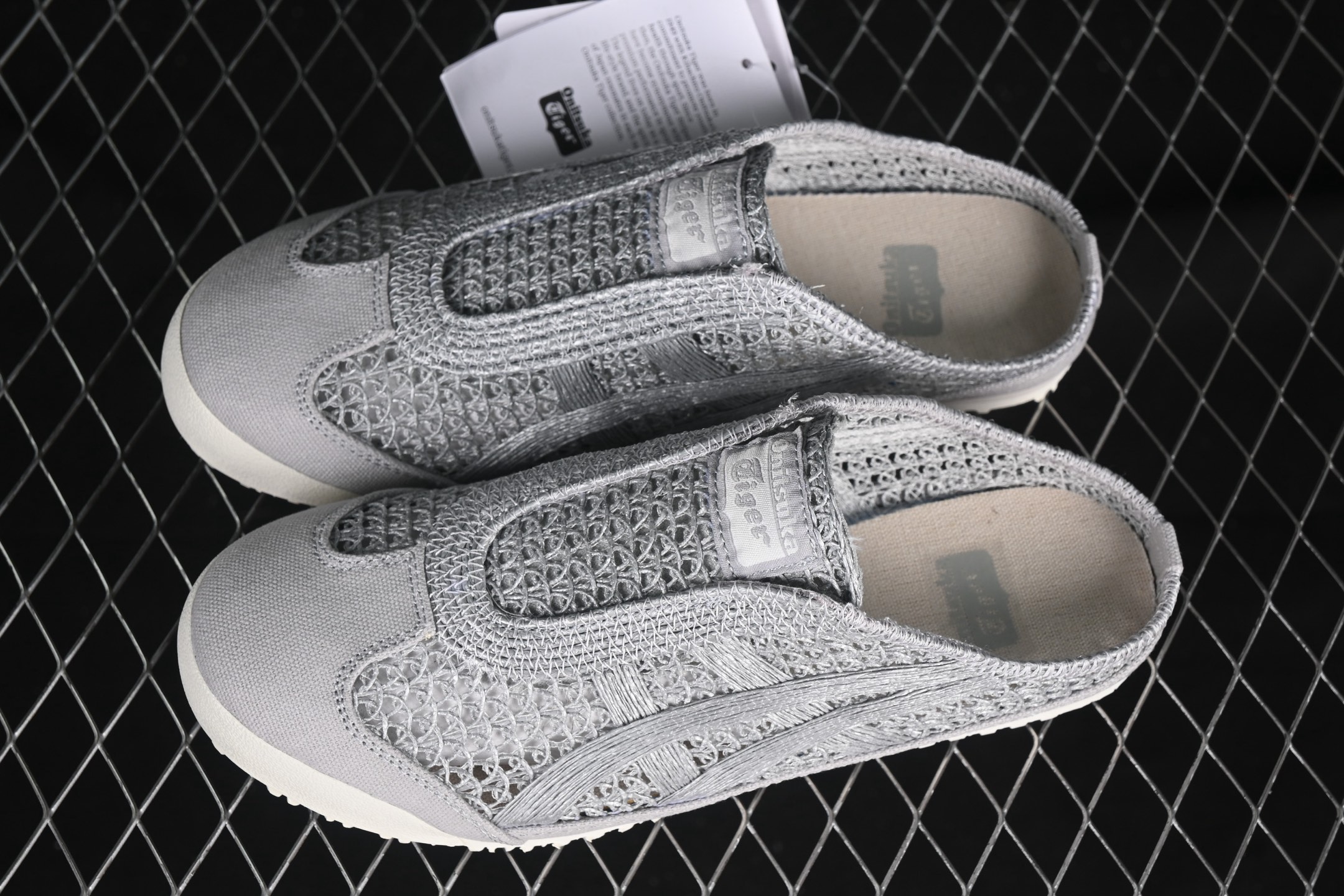 💰180纯原
OnitsukaTiger/鬼塚虎 Mexico 66 Sabot 网面透气一脚蹬半拖 1183A707-020
尺码:35 36 37 37.5 38 39 39.5 40.5 41.5 42 42.5 43.5 44 45 CSC3