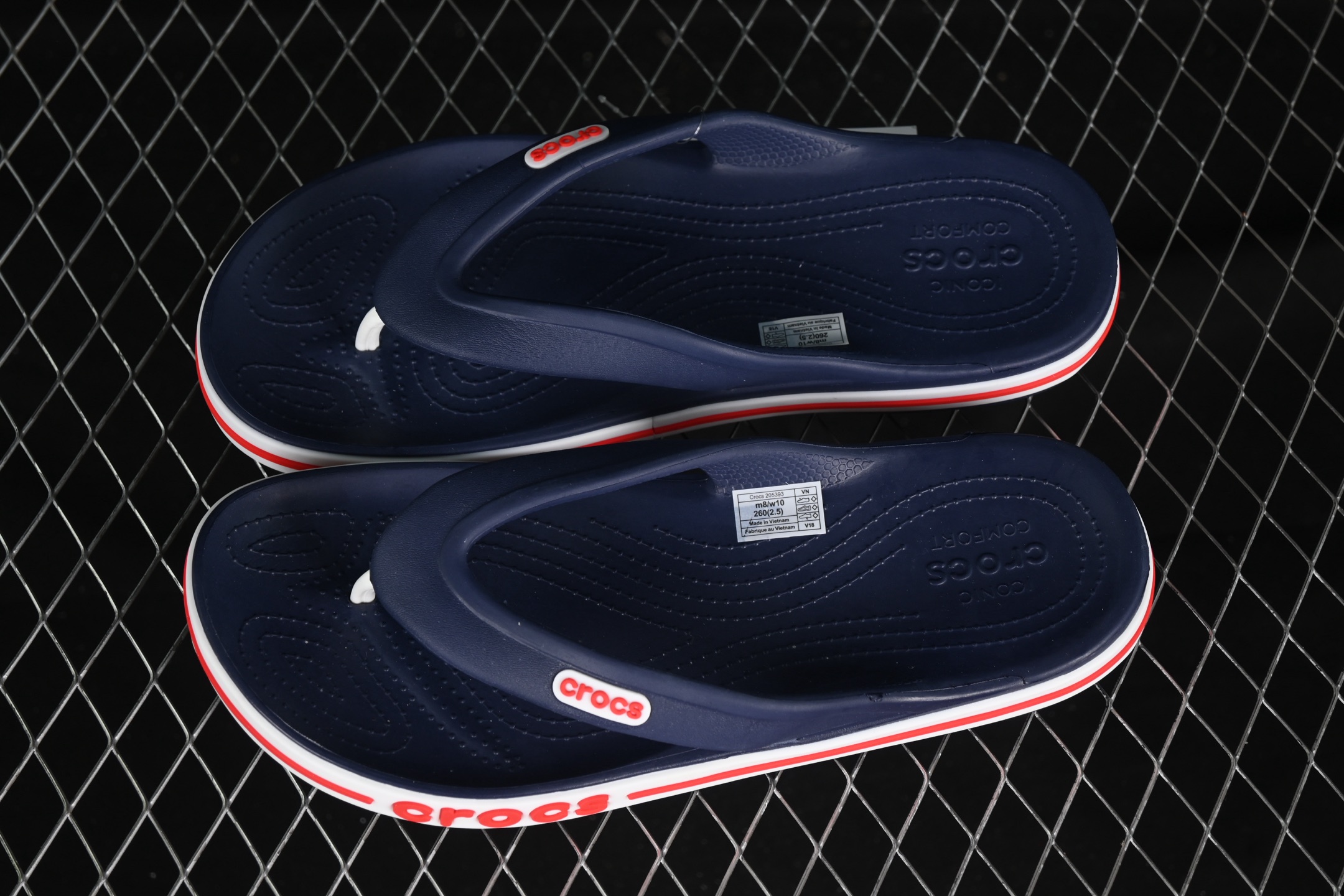 💰120纯原
 Crocs Classic Clog 巴亚系列围条经典夏日沙滩室内外穿搭休闲涉水夹脚人字拖鞋
尺码：M7（39-40）M8（41-42）M9（42-43）M10（43-44）M11（45-46）B.D4