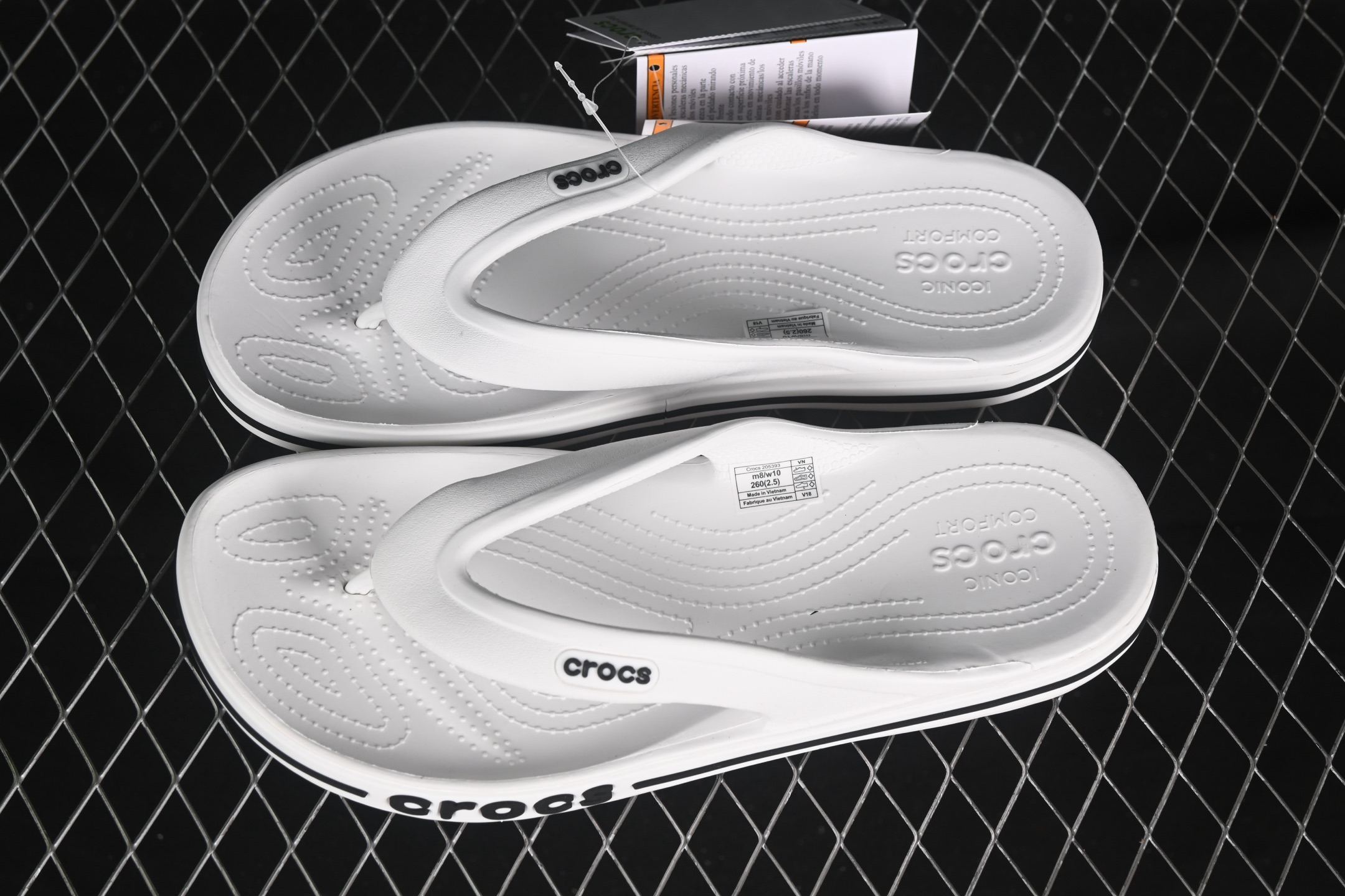 💰120纯原
 Crocs Classic Clog 巴亚系列围条经典夏日沙滩室内外穿搭休闲涉水夹脚人字拖鞋
尺码：M7（39-40）M8（41-42）M9（42-43）M10（43-44）M11（45-46）B.D4