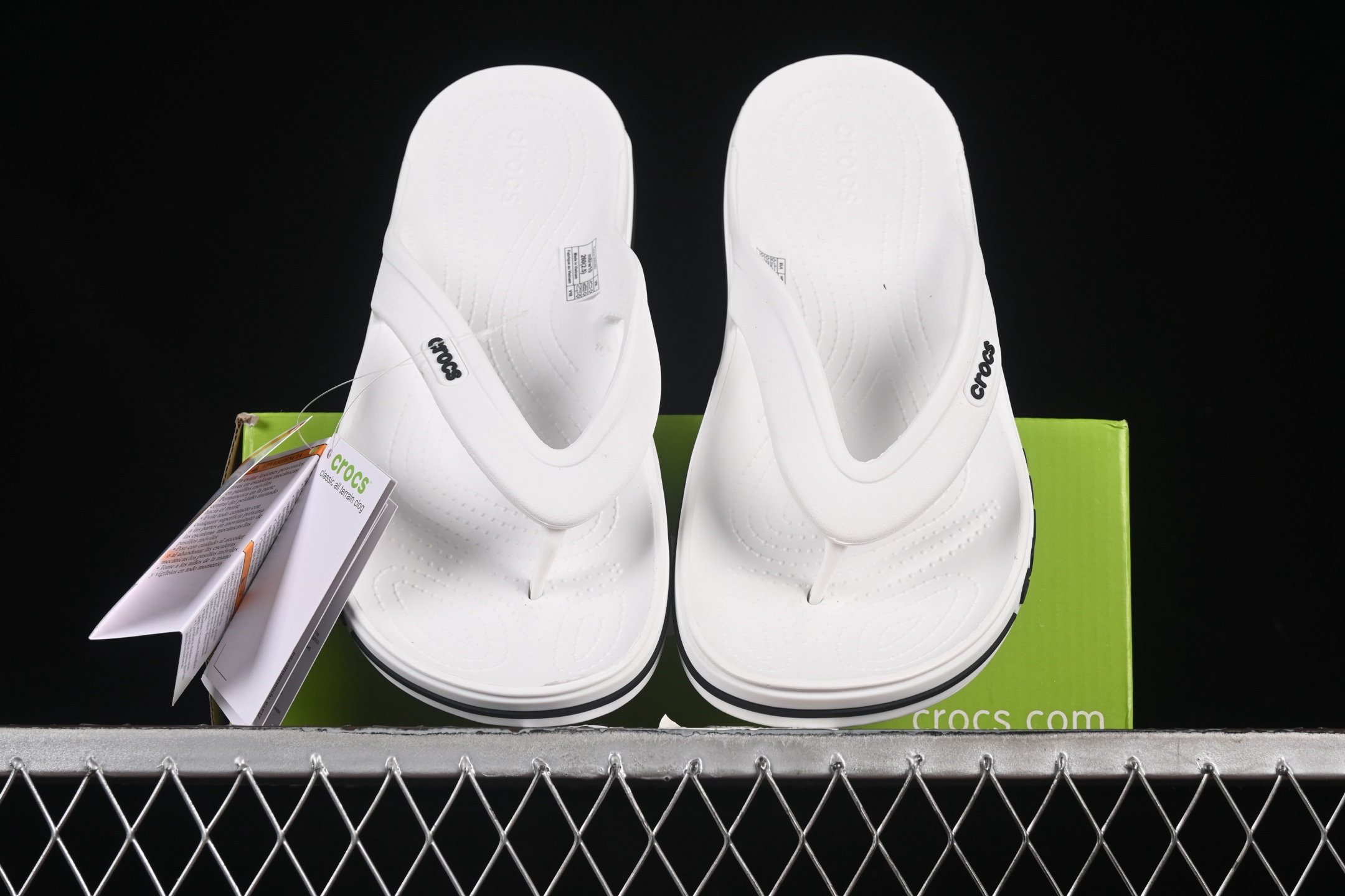 💰120纯原
 Crocs Classic Clog 巴亚系列围条经典夏日沙滩室内外穿搭休闲涉水夹脚人字拖鞋
尺码：M7（39-40）M8（41-42）M9（42-43）M10（43-44）M11（45-46）B.D4