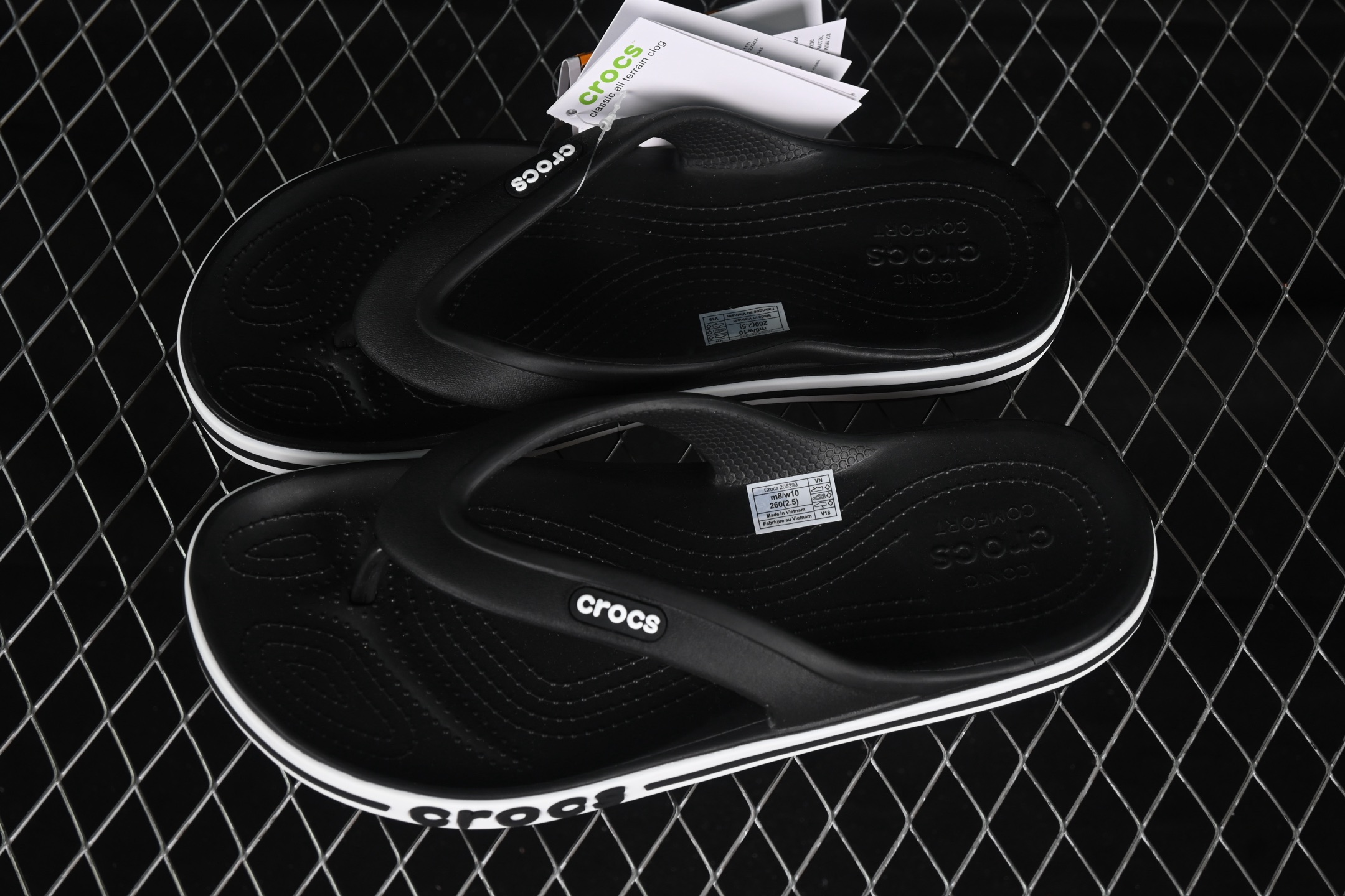 💰120纯原
 Crocs Classic Clog 巴亚系列围条经典夏日沙滩室内外穿搭休闲涉水夹脚人字拖鞋
尺码：M7（39-40）M8（41-42）M9（42-43）M10（43-44）M11（45-46）B.D4