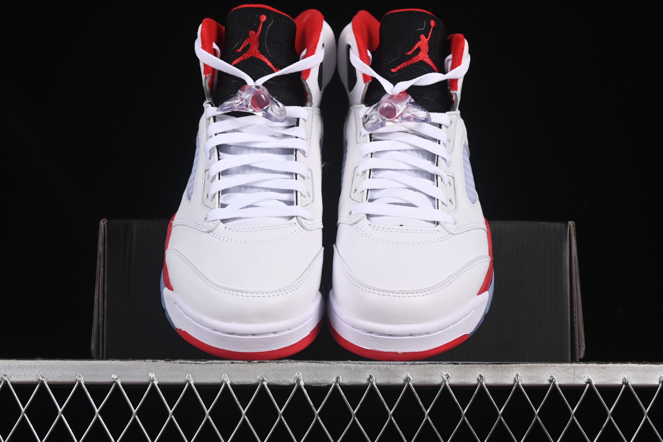 💰420纯原
Air Jordan 5 Retro "Fire Red Black Tongue" AJ5 乔5流川枫 火焰红 篮球鞋 HQ7978-101
尺码：40 40.5 41 42 42.5 43 44 44.5 45 46 47.5 P.E5
