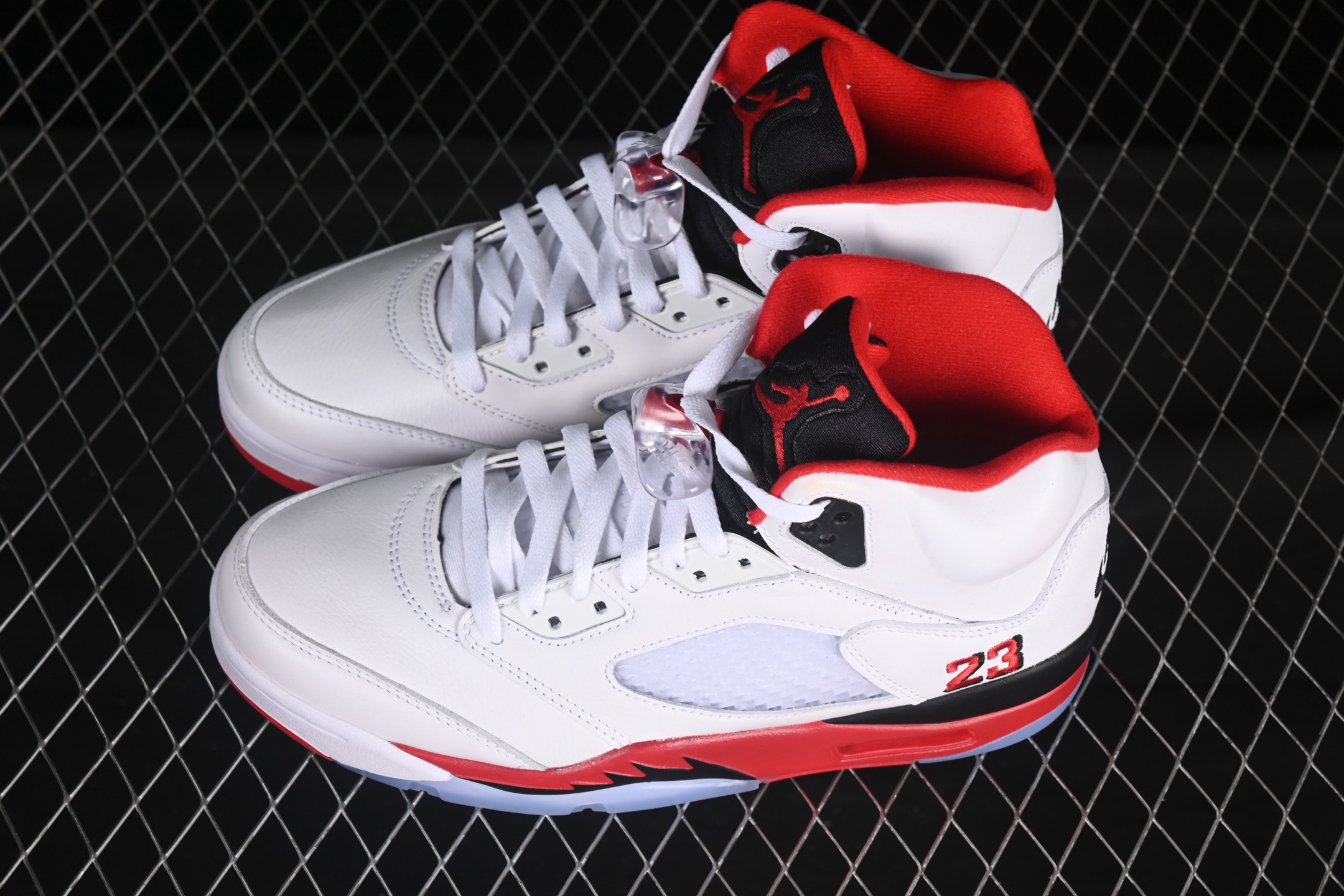 💰420纯原
Air Jordan 5 Retro "Fire Red Black Tongue" AJ5 乔5流川枫 火焰红 篮球鞋 HQ7978-101
尺码：40 40.5 41 42 42.5 43 44 44.5 45 46 47.5 P.E5