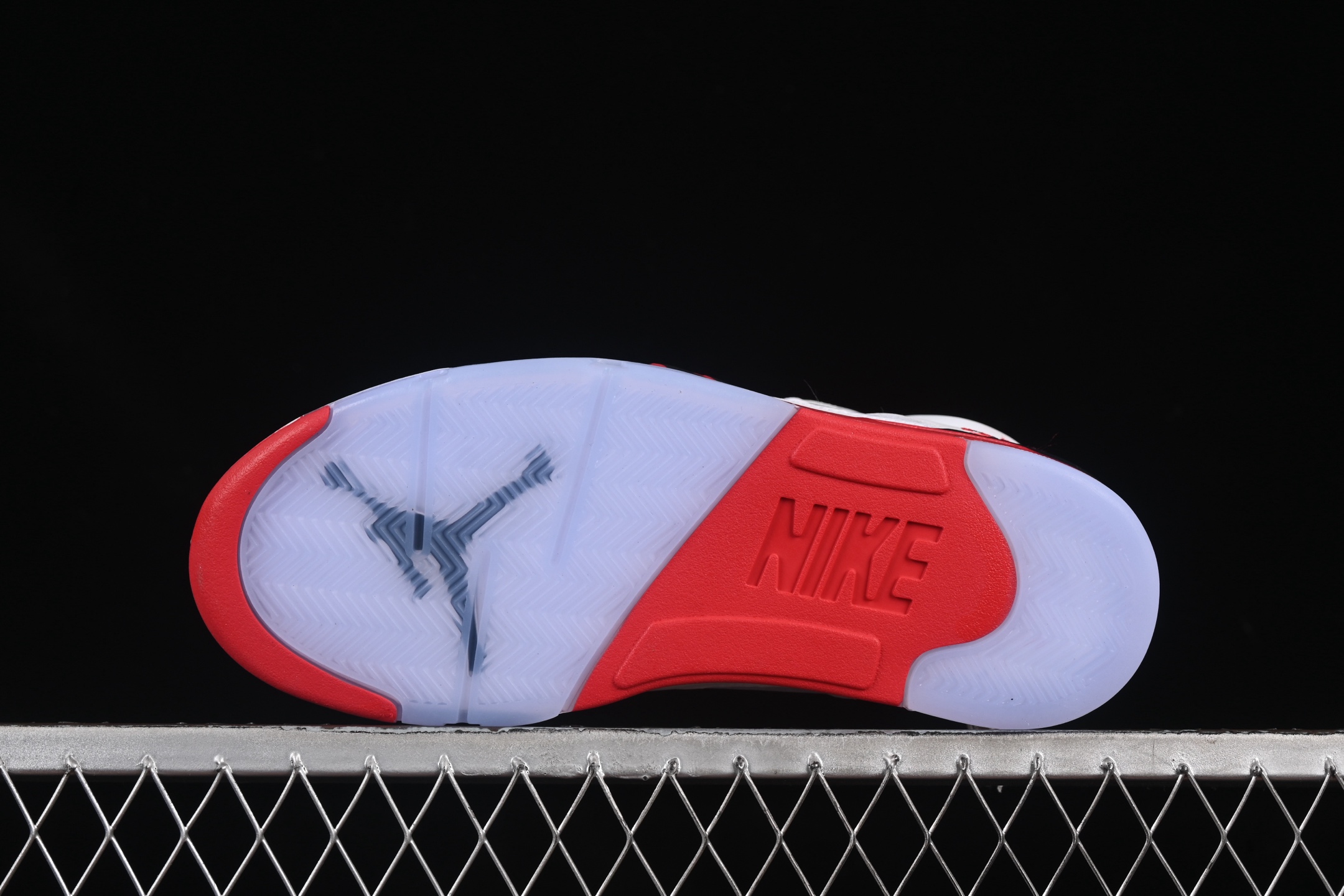 💰420纯原
Air Jordan 5 Retro "Fire Red Black Tongue" AJ5 乔5流川枫 火焰红 篮球鞋 HQ7978-101
尺码：40 40.5 41 42 42.5 43 44 44.5 45 46 47.5 P.E5