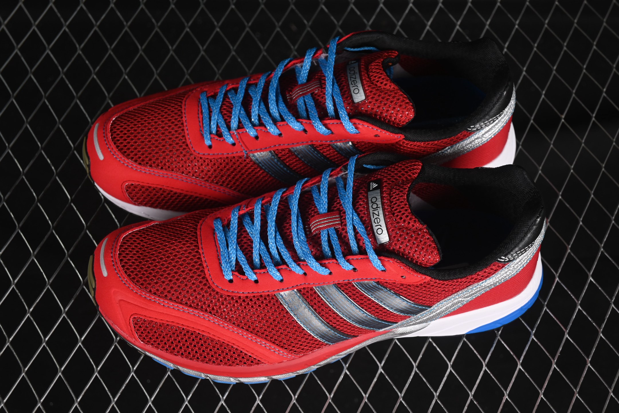 💰190纯原
Adidas Adios Neftenga G12988 阿迪透气轻盈低帮跑步鞋
尺码：36 36.5 37 38 38.5 39 40 40.5 41 42 42.5 43 44 44.5 45 N.C3