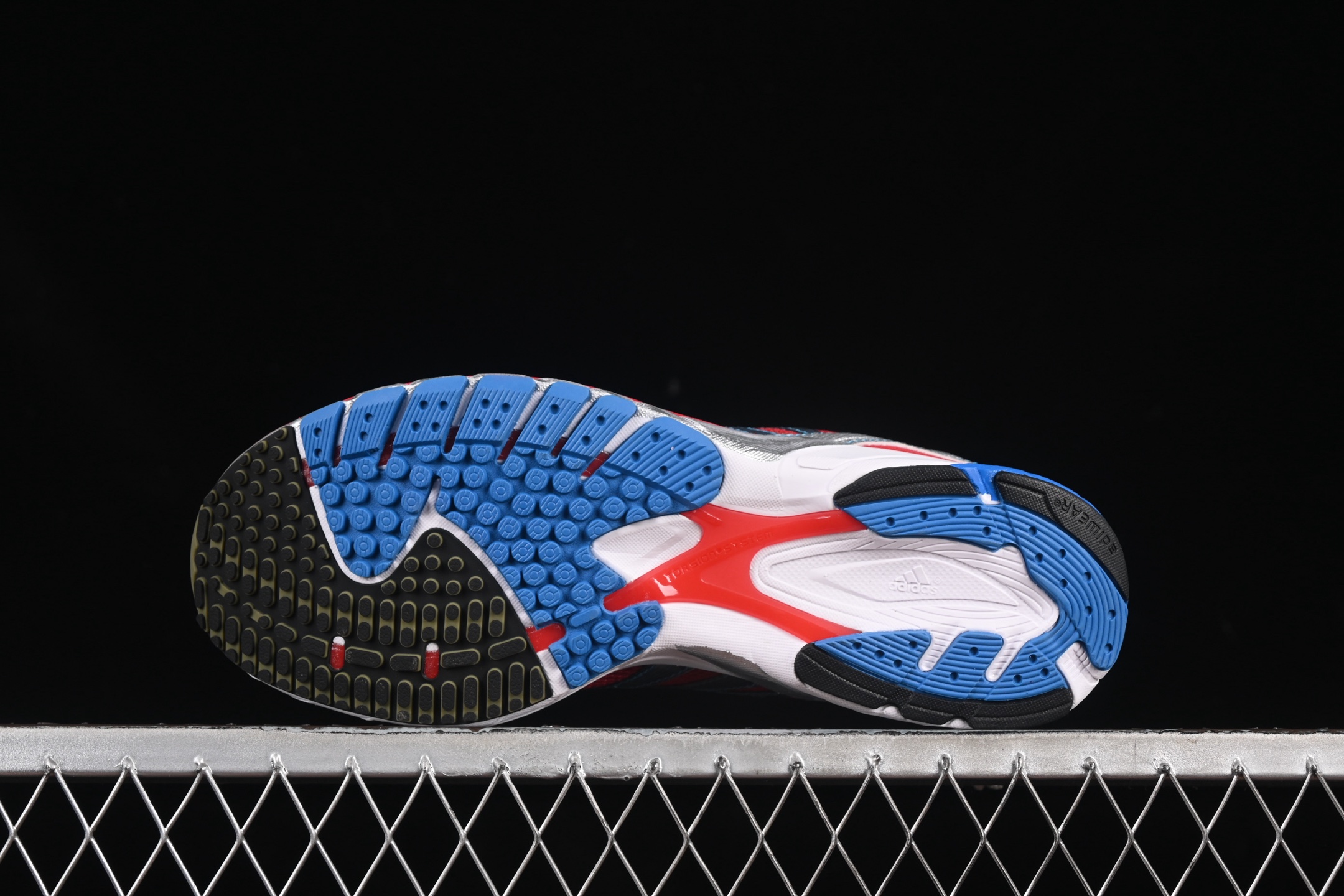 💰190纯原
Adidas Adios Neftenga G12988 阿迪透气轻盈低帮跑步鞋
尺码：36 36.5 37 38 38.5 39 40 40.5 41 42 42.5 43 44 44.5 45 N.C3