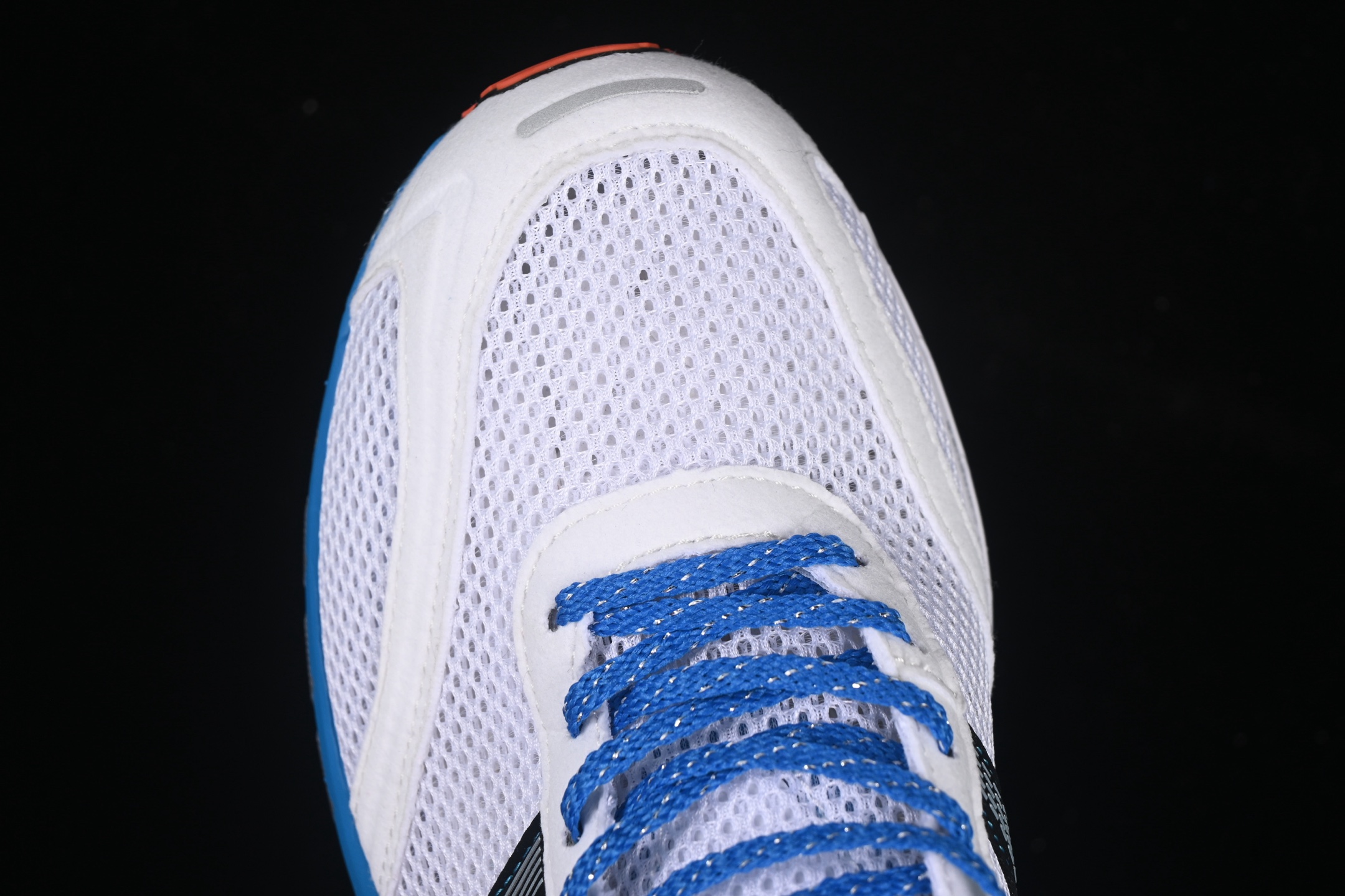 💰190纯原
 Adidas Adios Neftenga G41401 阿迪透气轻盈低帮跑步鞋
尺码：36 36.5 37 38 38.5 39 40 40.5 41 42 42.5 43 44 44.5 45 N.C3