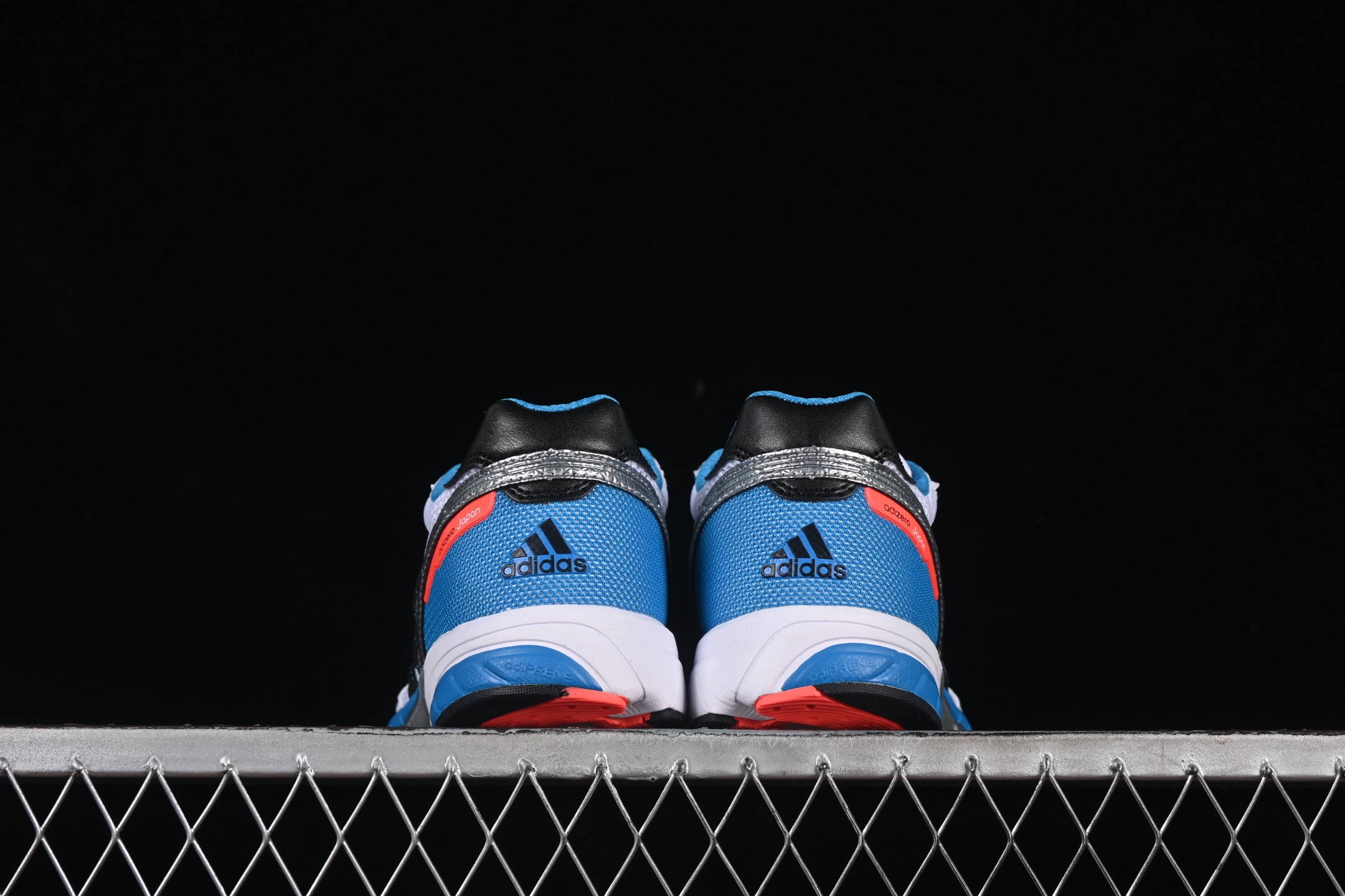 💰190纯原
 Adidas Adios Neftenga G41401 阿迪透气轻盈低帮跑步鞋
尺码：36 36.5 37 38 38.5 39 40 40.5 41 42 42.5 43 44 44.5 45 N.C3