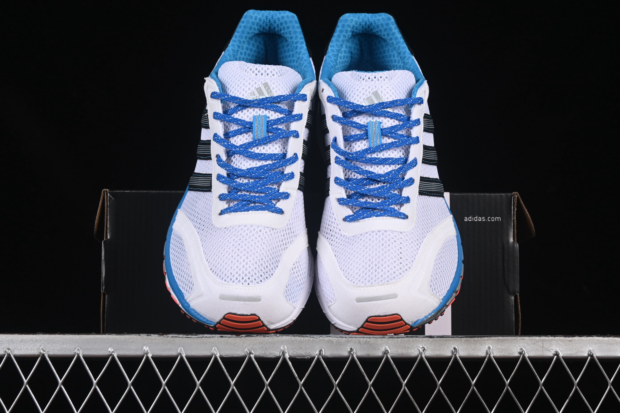 💰190纯原
 Adidas Adios Neftenga G41401 阿迪透气轻盈低帮跑步鞋
尺码：36 36.5 37 38 38.5 39 40 40.5 41 42 42.5 43 44 44.5 45 N.C3