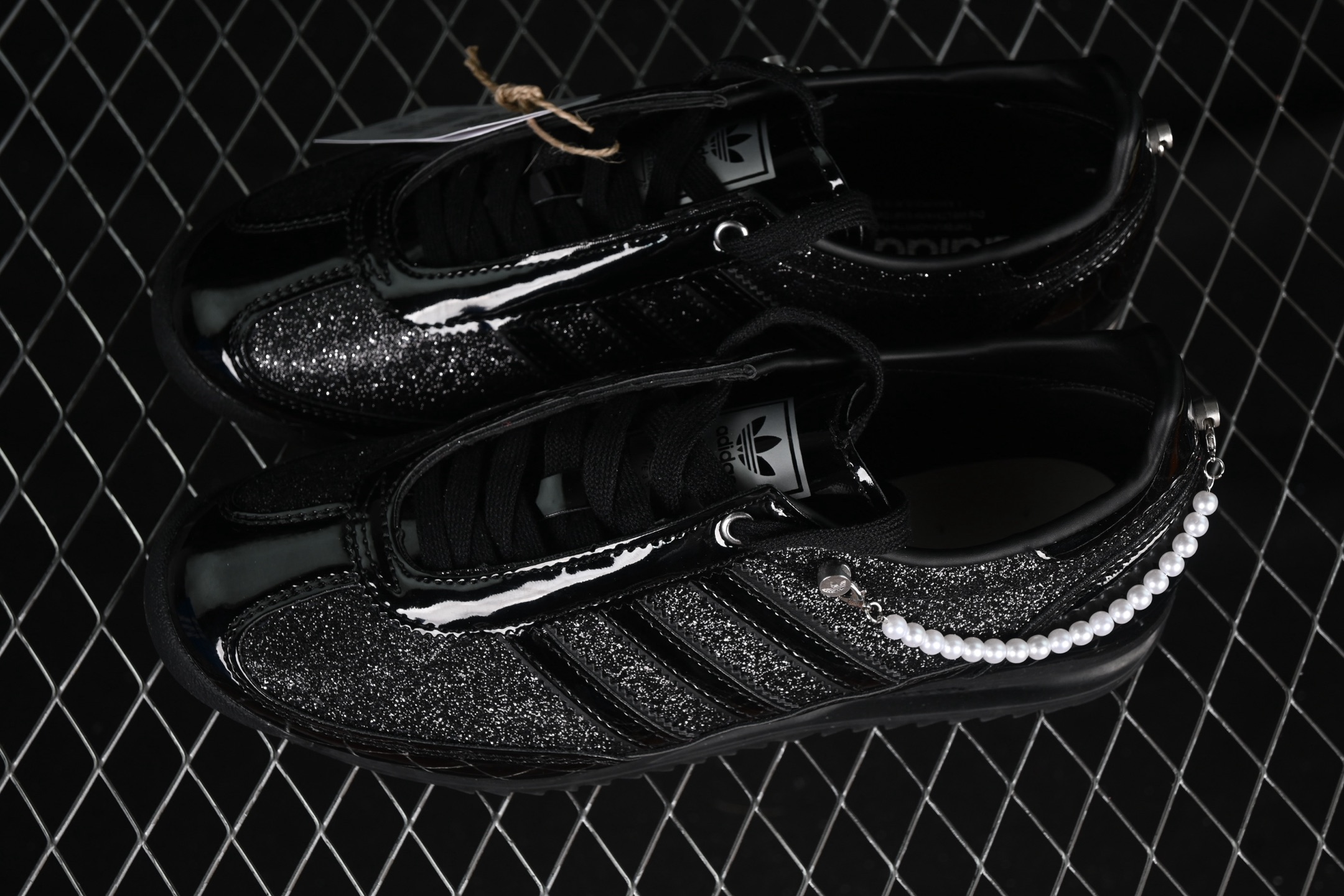 💰240纯原
 Adidas Originals SL 72 OG JQ2615 阿迪经典复古慢跑鞋
尺码：36 36.5 37 38 38.5 39 40 40.5 41 42 42.5 43 44 44.5 45 Z.C3