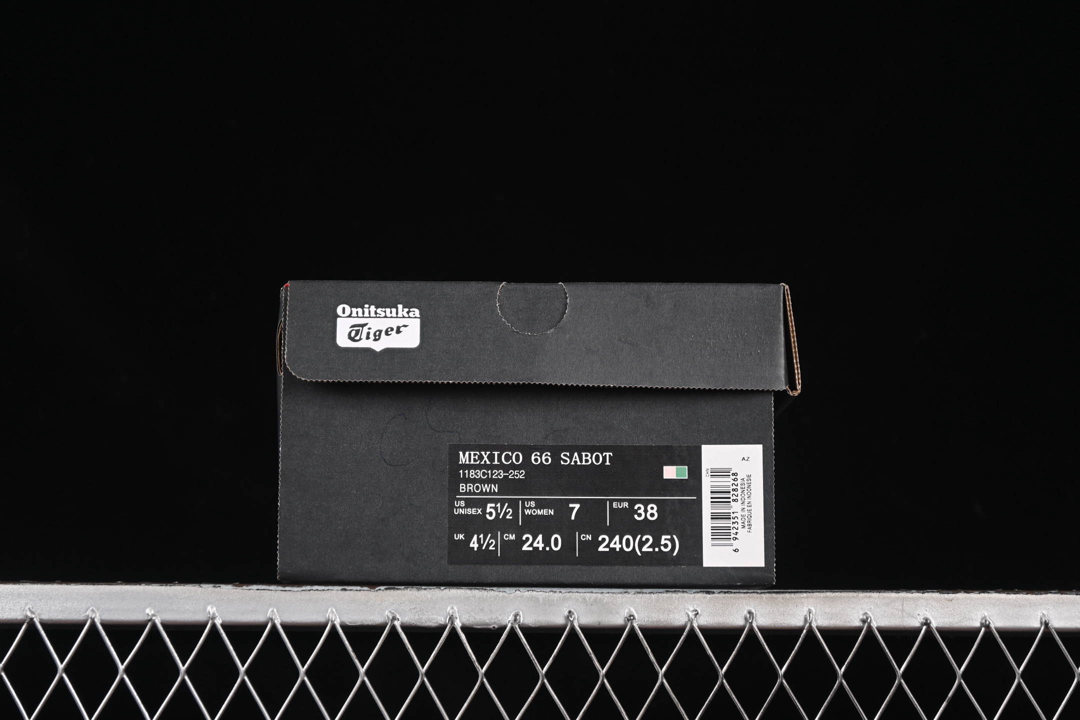 💰180纯原
OnitsukaTiger/鬼塚虎 Mexico 66 Sabot 网面透气一脚蹬半拖 1183C123-252
尺码:35 36 37 37.5 38 39 39.5 40.5 41.5 42 42.5 43.5 44 45 CSC3