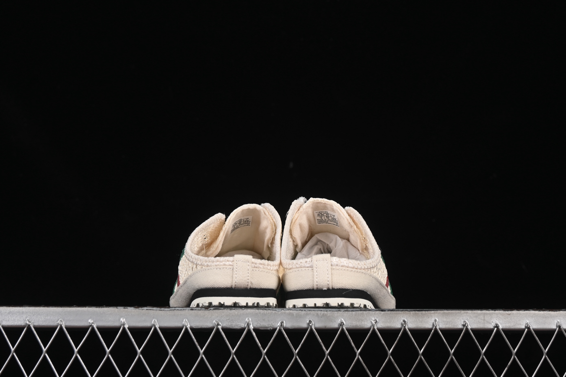 💰180纯原
OnitsukaTiger/鬼塚虎 Mexico 66 Sabot 网面透气一脚蹬半拖 1183C123-103
尺码:35 36 37 37.5 38 39 39.5 40.5 41.5 42 42.5 43.5 44 45 CSC3