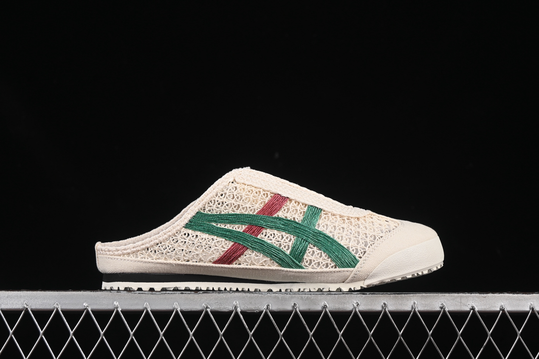 💰180纯原
OnitsukaTiger/鬼塚虎 Mexico 66 Sabot 网面透气一脚蹬半拖 1183C123-103
尺码:35 36 37 37.5 38 39 39.5 40.5 41.5 42 42.5 43.5 44 45 CSC3