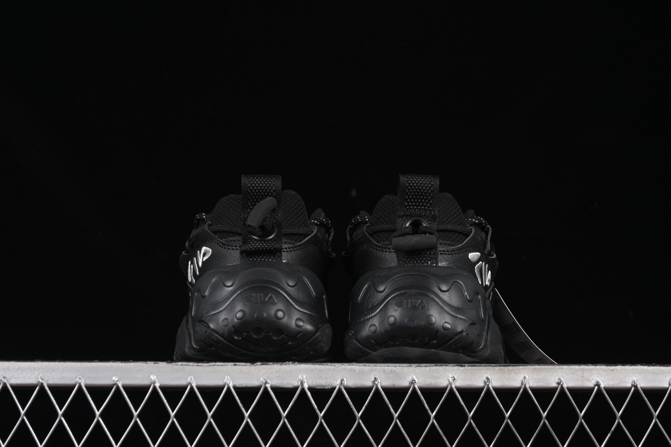 💰220纯原
 Fila Heritage Fluid 猫爪5.0 斐乐绑带复古老爹鞋 F12M412105FBK
尺码：35.5 36 36.5 37.5 38 38.5 39 40 40.5 41 42.5 43 44 D.C3