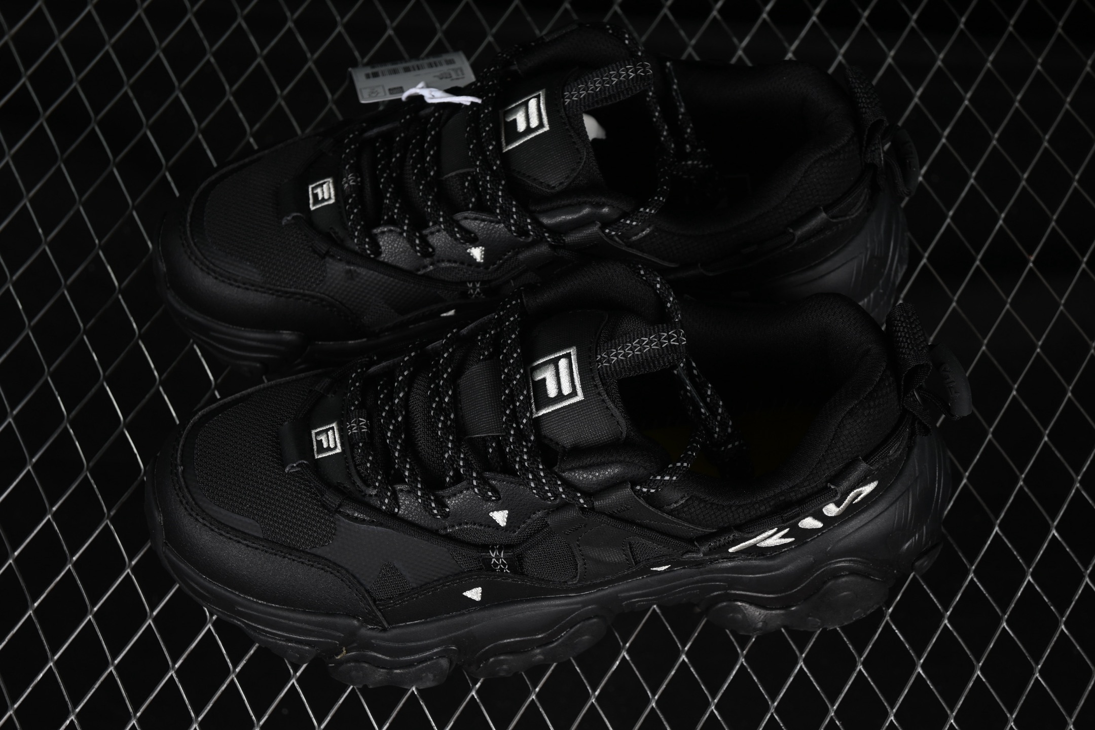 💰220纯原
 Fila Heritage Fluid 猫爪5.0 斐乐绑带复古老爹鞋 F12M412105FBK
尺码：35.5 36 36.5 37.5 38 38.5 39 40 40.5 41 42.5 43 44 D.C3