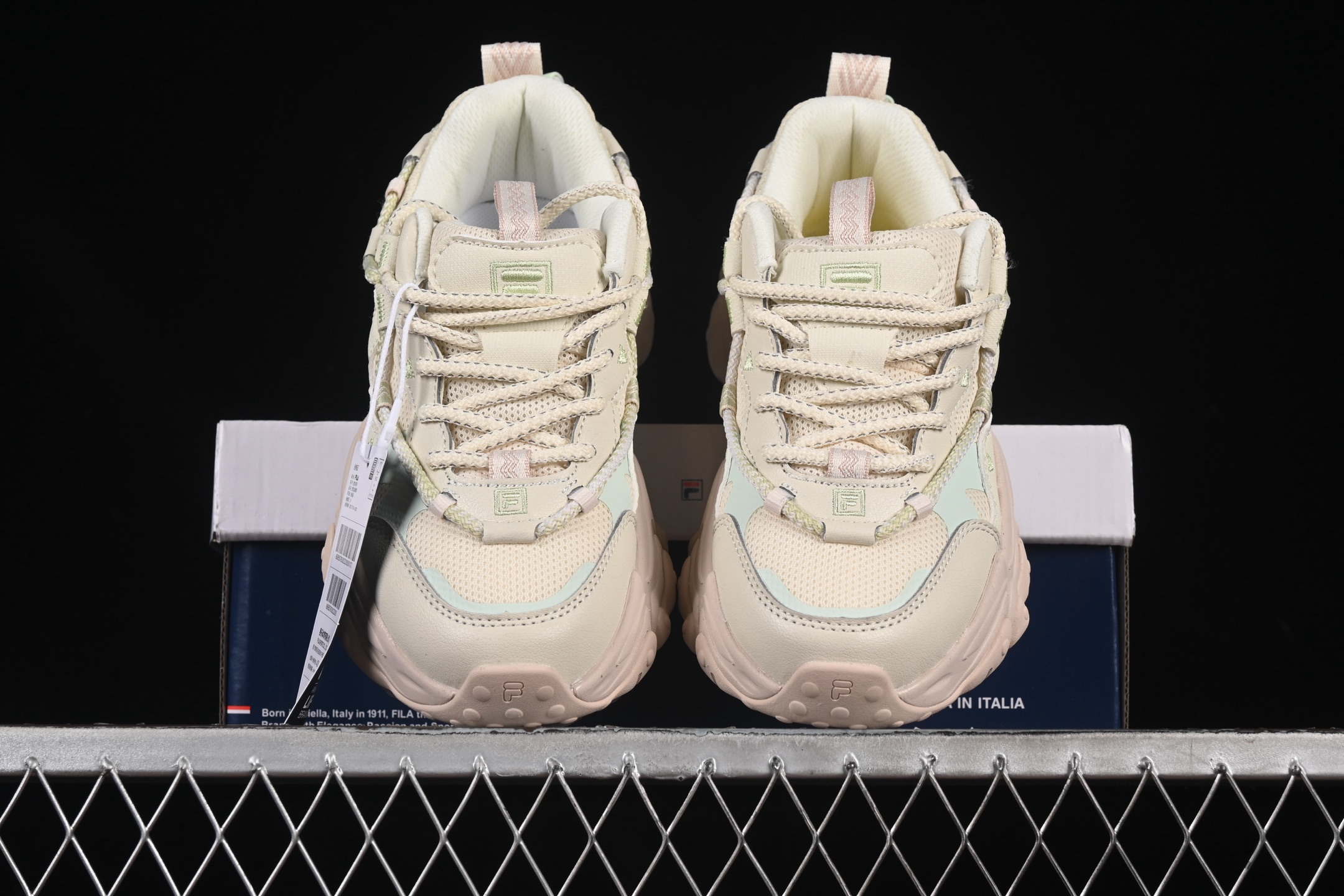 💰220纯原
 Fila Heritage Fluid 猫爪5.0 斐乐绑带复古老爹鞋 F12W432101FAP
尺码：35.5 36 36.5 37.5 38 38.5 39 40 D.C3