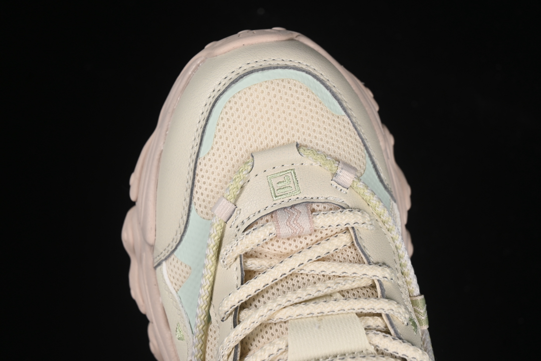 💰220纯原
 Fila Heritage Fluid 猫爪5.0 斐乐绑带复古老爹鞋 F12W432101FAP
尺码：35.5 36 36.5 37.5 38 38.5 39 40 D.C3