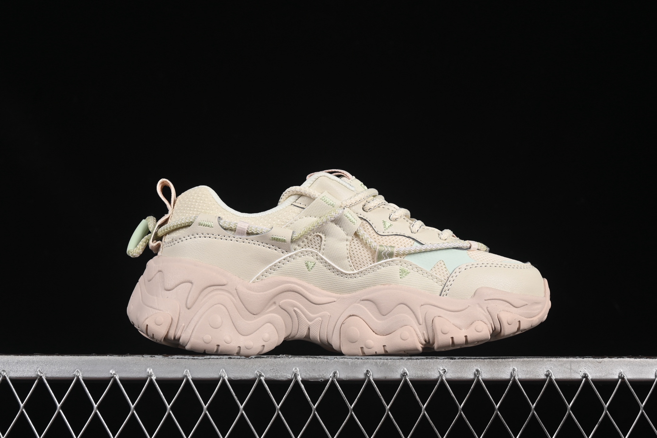 💰220纯原
 Fila Heritage Fluid 猫爪5.0 斐乐绑带复古老爹鞋 F12W432101FAP
尺码：35.5 36 36.5 37.5 38 38.5 39 40 D.C3