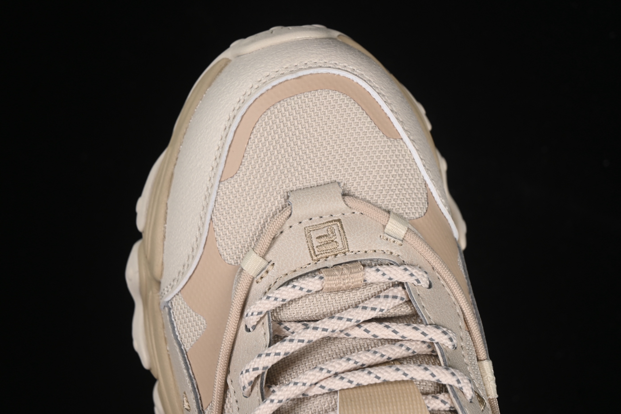 💰220纯原
 Fila Heritage Fluid 猫爪5.0 斐乐绑带复古老爹鞋 F12M412105FOS
尺码：39 40 40.5 41 42.5 43 44 D.C3