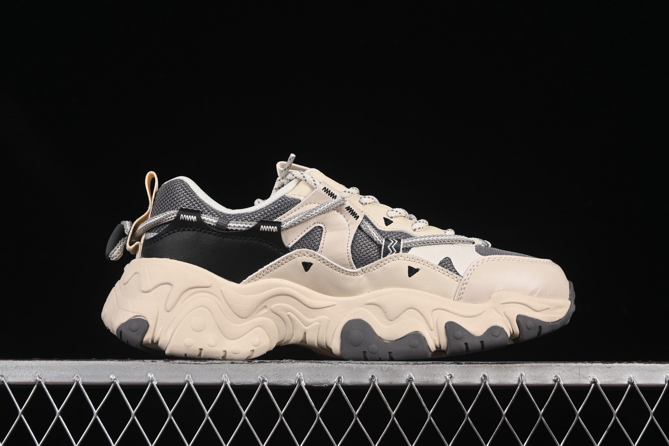 💰220纯原
 Fila Heritage Fluid 猫爪5.0 斐乐绑带复古老爹鞋 F12M442115FAG
尺码：39 40 40.5 41 42.5 43 44 D.C3