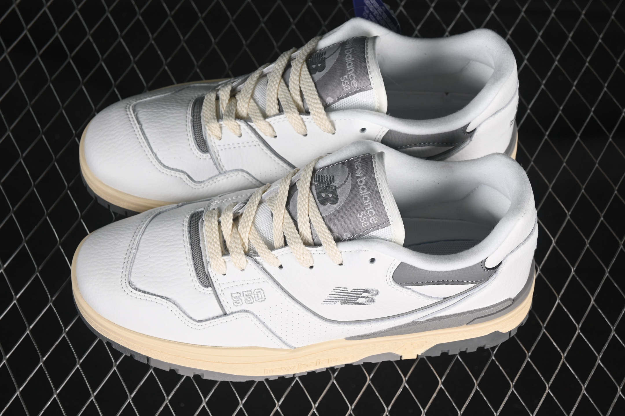 💰220纯原
New Balance BB550系列 新平衡皮面中性休闲跑鞋 BB550PTC
尺码：36 37 37.5 38 38.5 39.5 40 40.5 41.5 42 42.5 43 44 45 N.C3