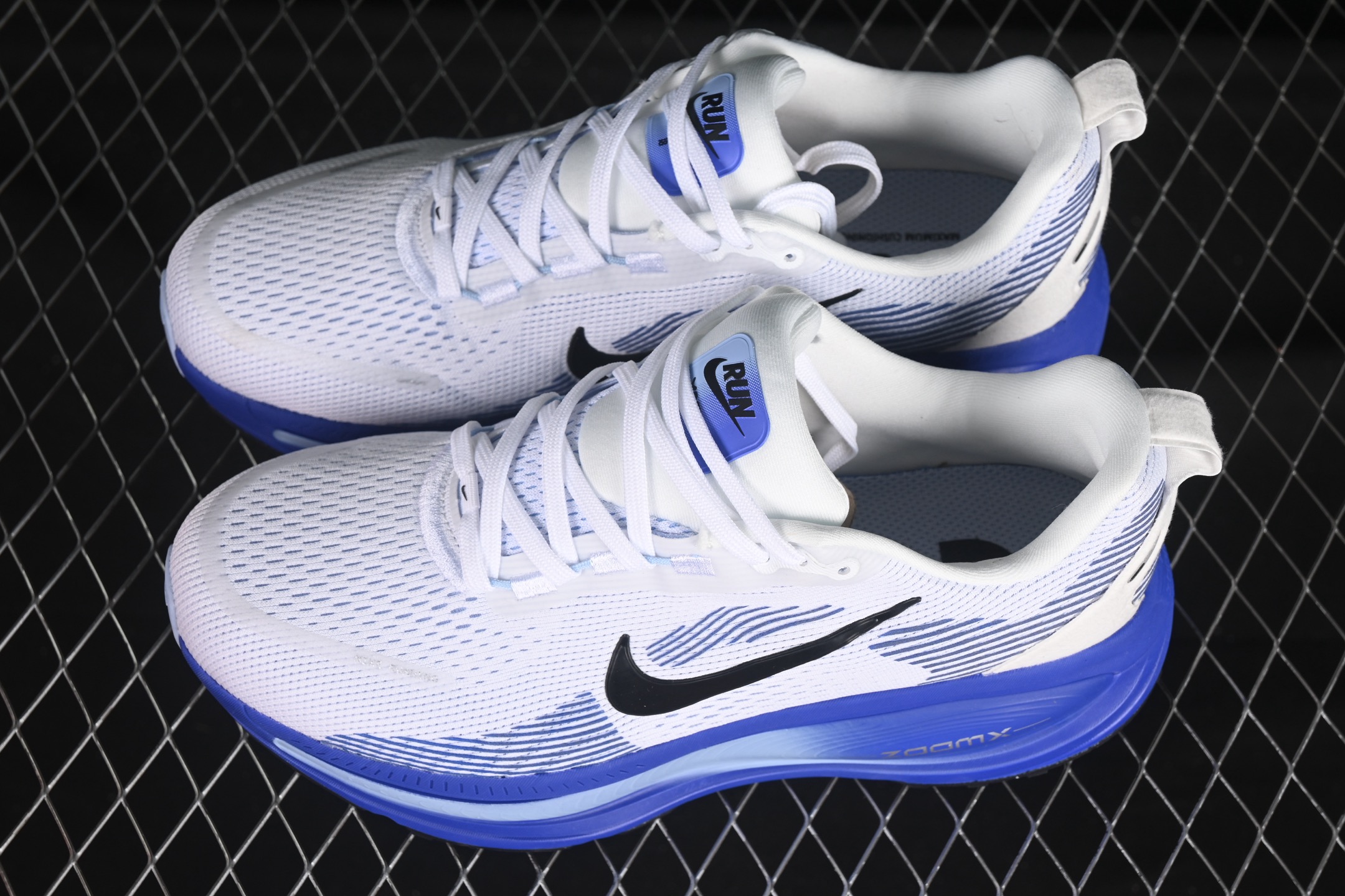 💰220纯原
Nike Air Zoom Vomero 18 登月18 2025新款缓震休闲跑鞋 HM6803-104
#内置全新缓震Zoom气垫
尺码:36 36.5 37.5 38 38.5 39 40 40.5 41 42 42.5 43 44 44.5 45 46 N.D4