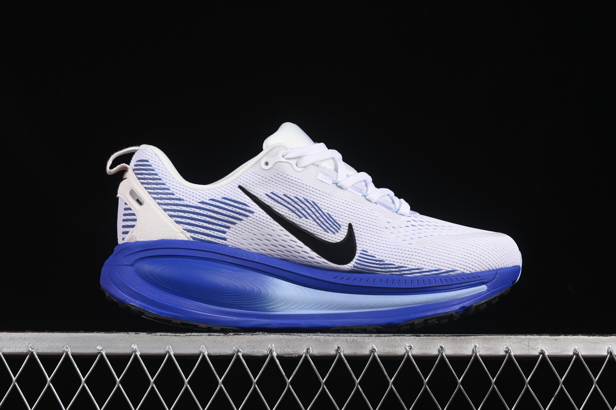💰220纯原
Nike Air Zoom Vomero 18 登月18 2025新款缓震休闲跑鞋 HM6803-104
#内置全新缓震Zoom气垫
尺码:36 36.5 37.5 38 38.5 39 40 40.5 41 42 42.5 43 44 44.5 45 46 N.D4
